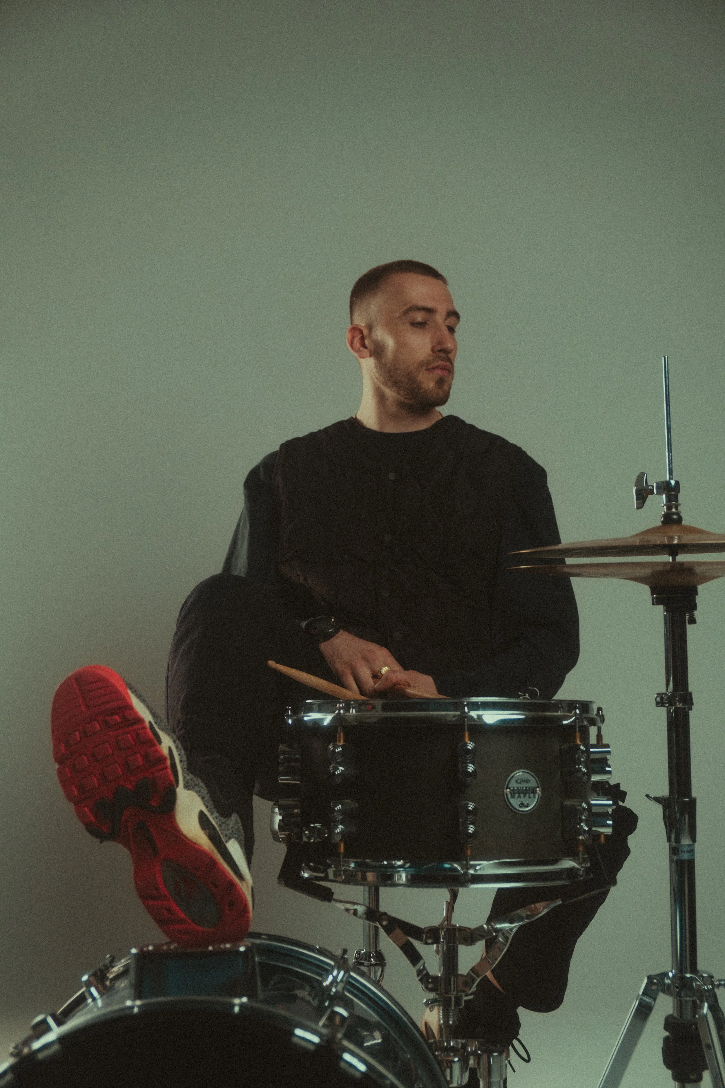 PREMIERE: Creature. ft: Trifon - Ay-Yo (Single) + 10 Questions