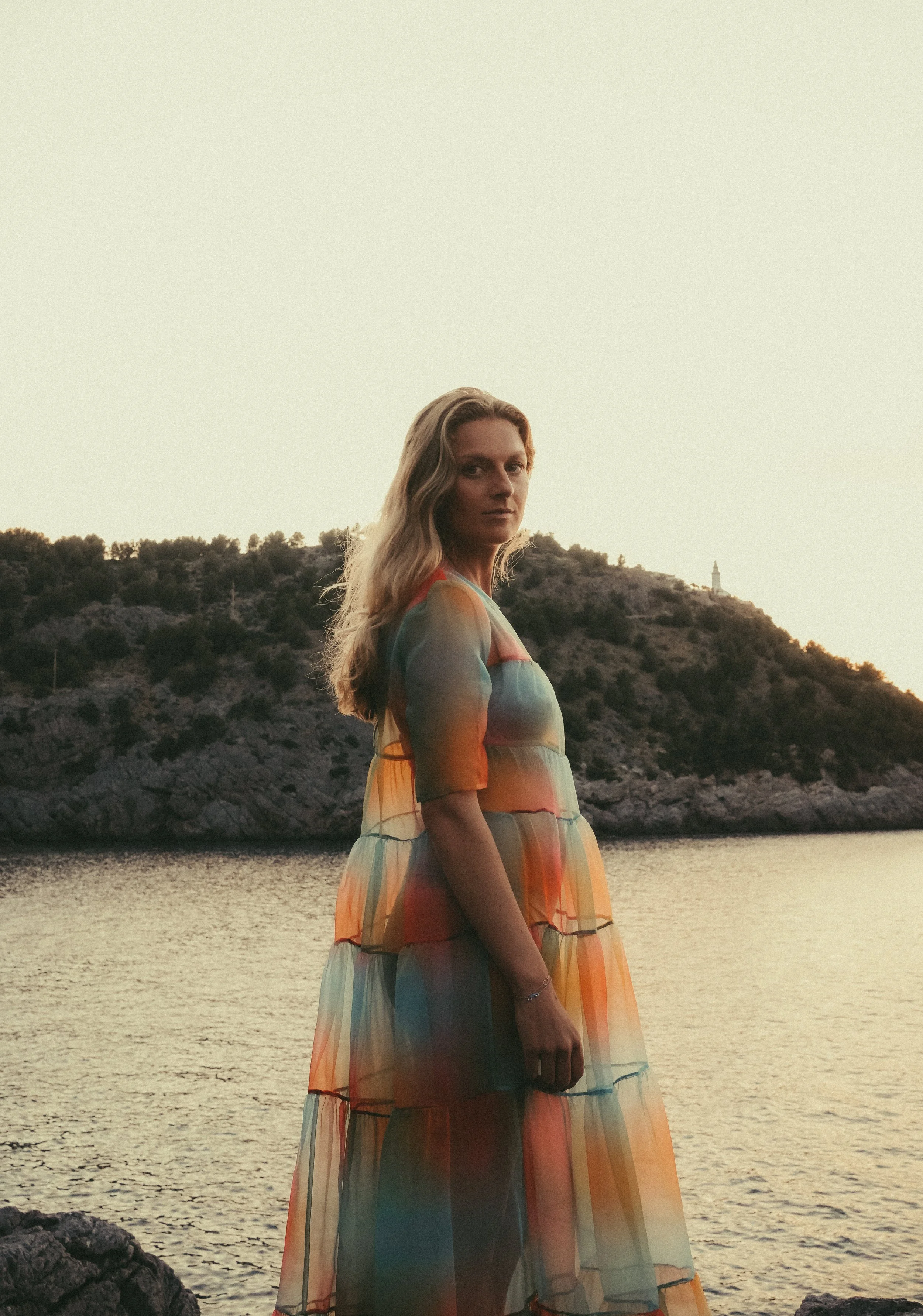 PREMIERE: ANNIKA LISIA - ROYGBIV (Album) + 10 Questions