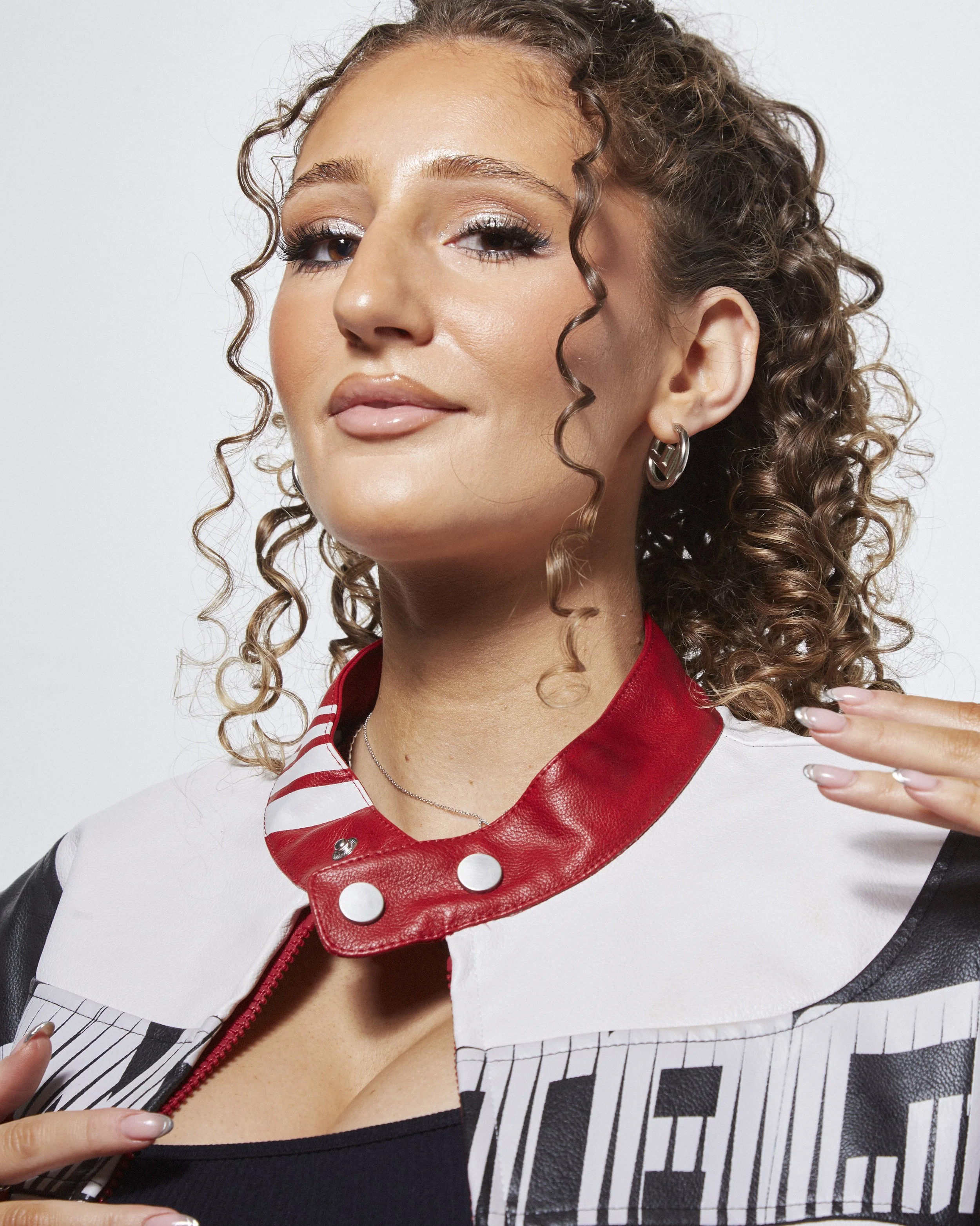 Mia Mi - Down (Single)