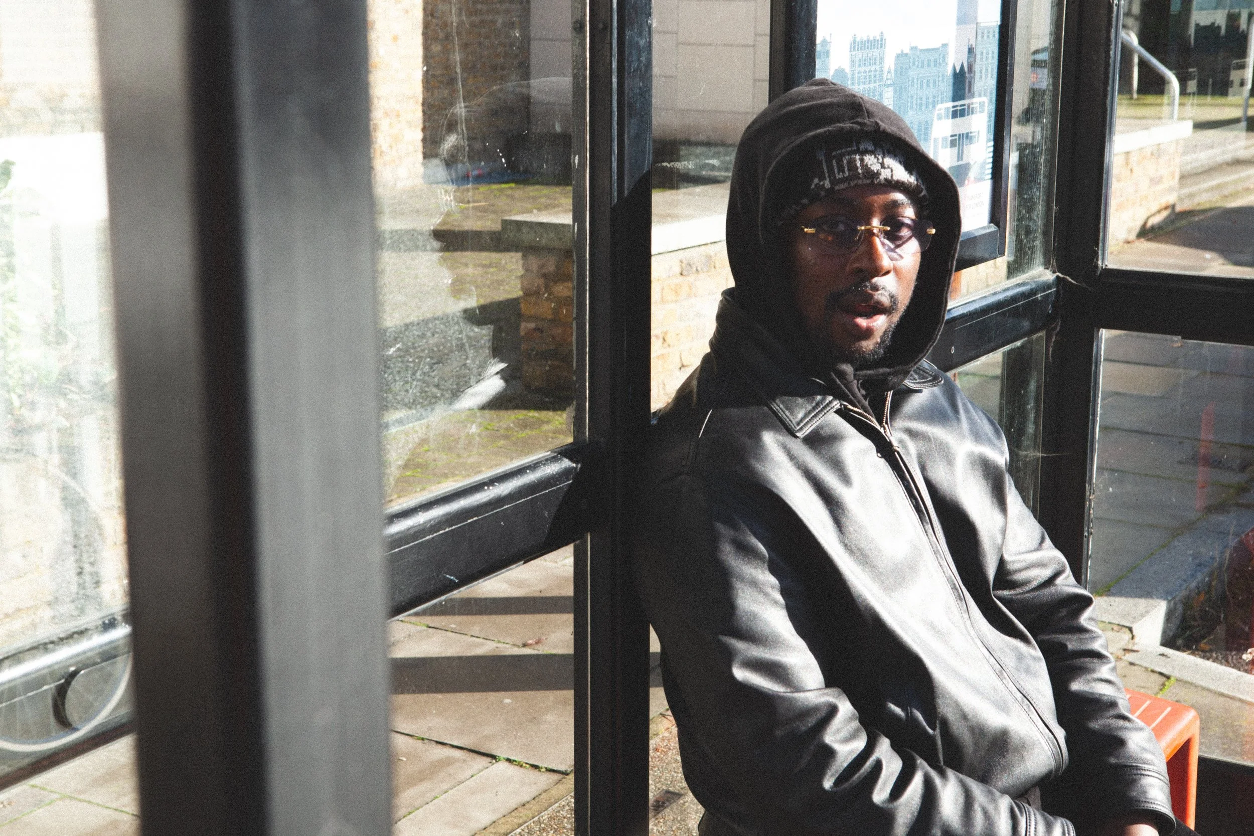 Oscar #Worldpeace ft: Bawo - Gets Like Dat (Single)