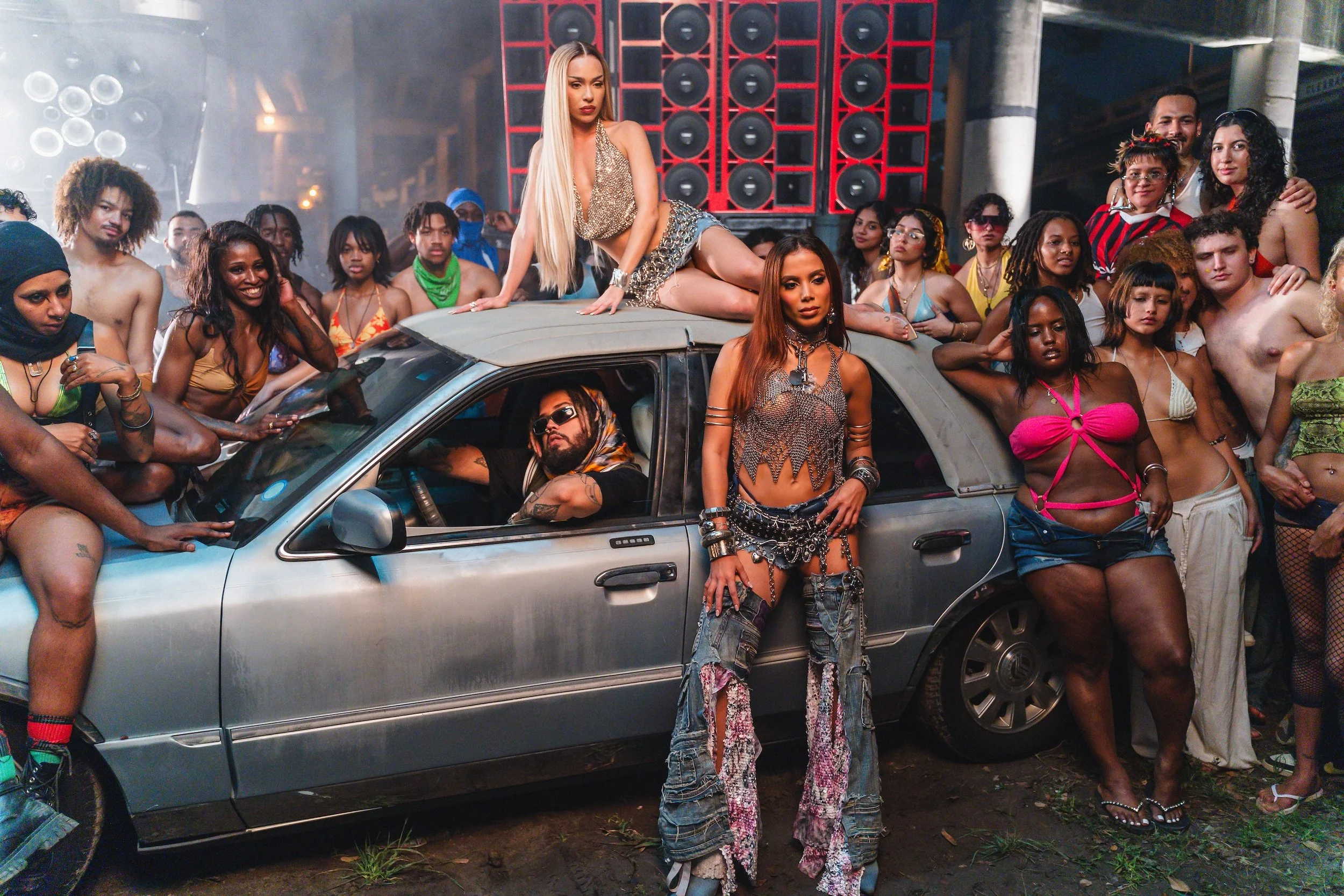 Anitta ft: Brray + Bad Gyal - Double Team (Official Video)