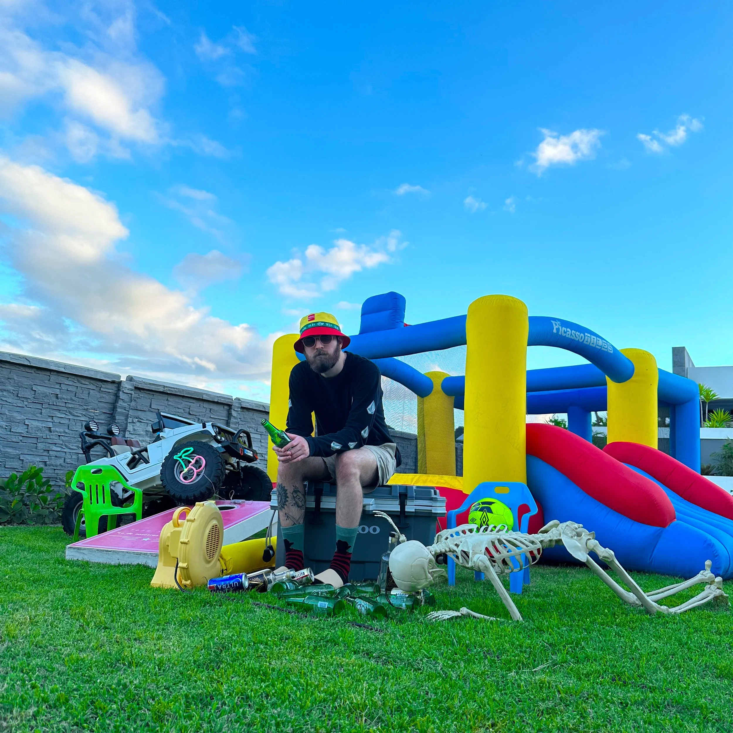 deCasa - tooLoose (Official Video) + 10 Questions