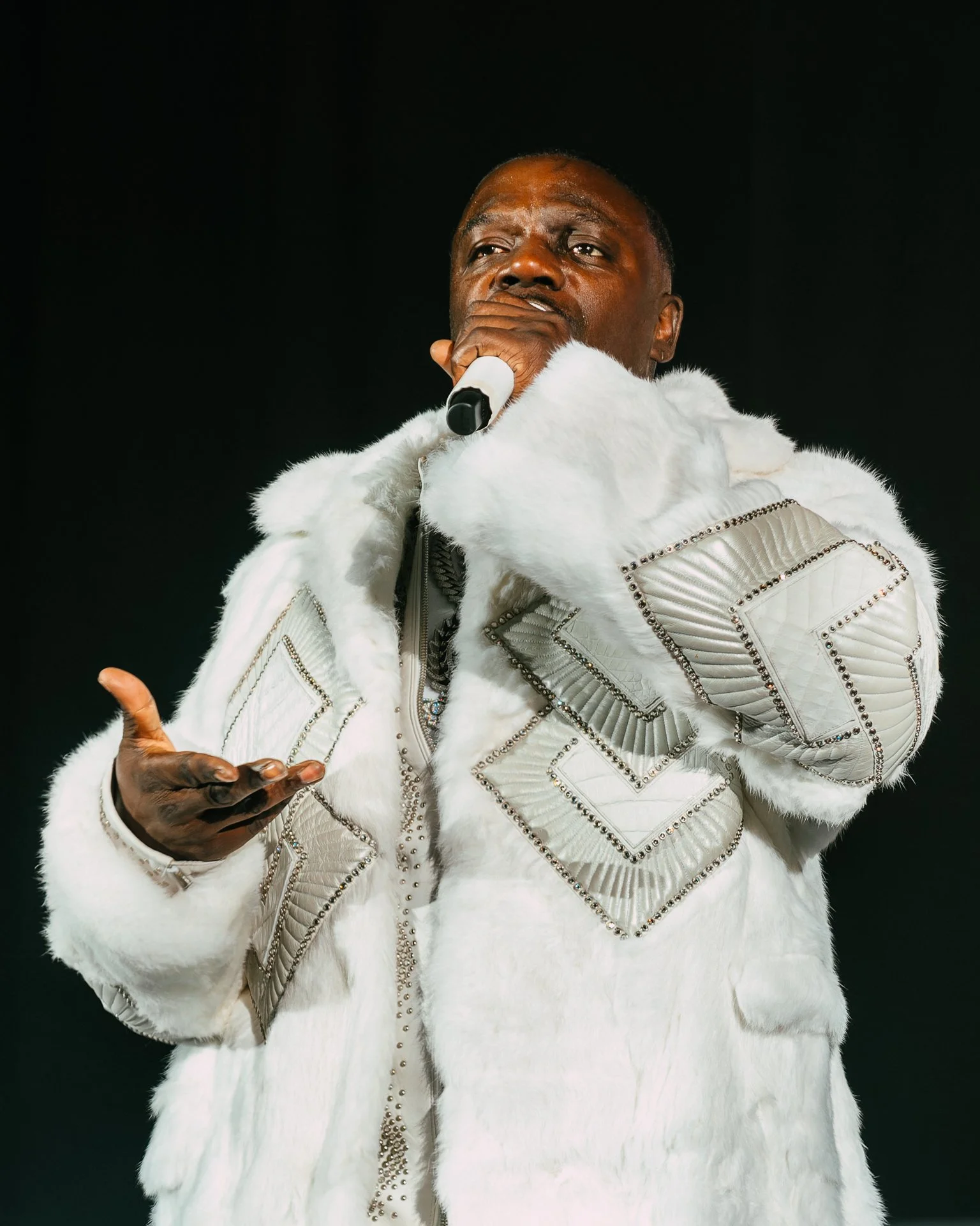 Akon-Apollo-April-28-2024-Screen-04.jpg