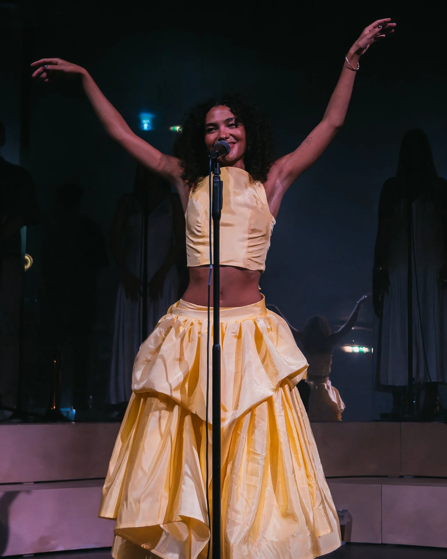 Olivia-Dean-Hammersmith-Apollo-May-05-2024-Screen-02.jpg