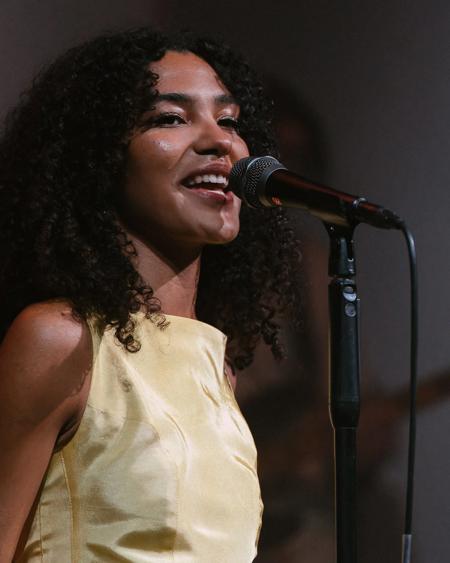 Olivia-Dean-Hammersmith-Apollo-May-05-2024-Screen-13.jpg