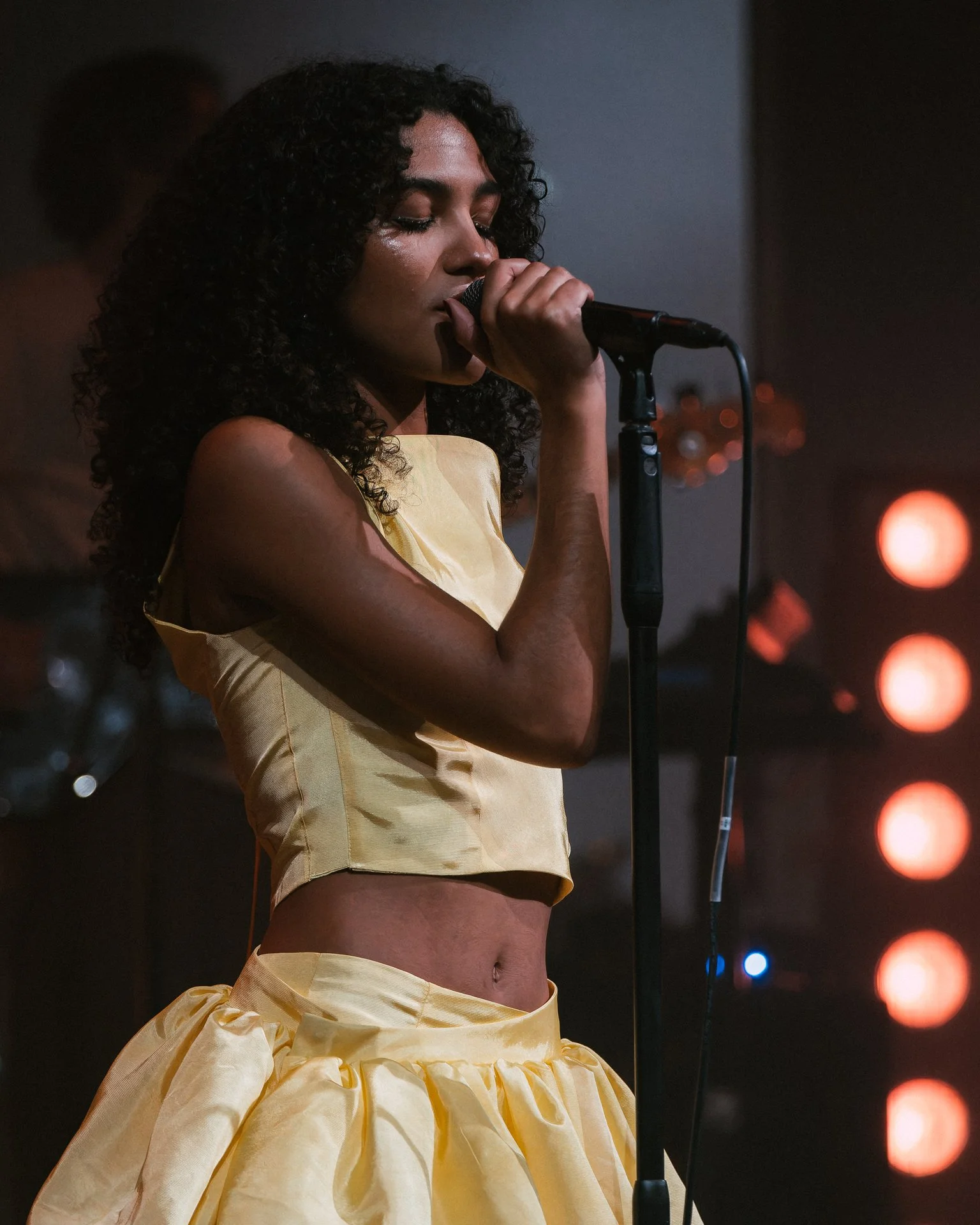 Olivia-Dean-Hammersmith-Apollo-May-05-2024-Screen-14.jpg