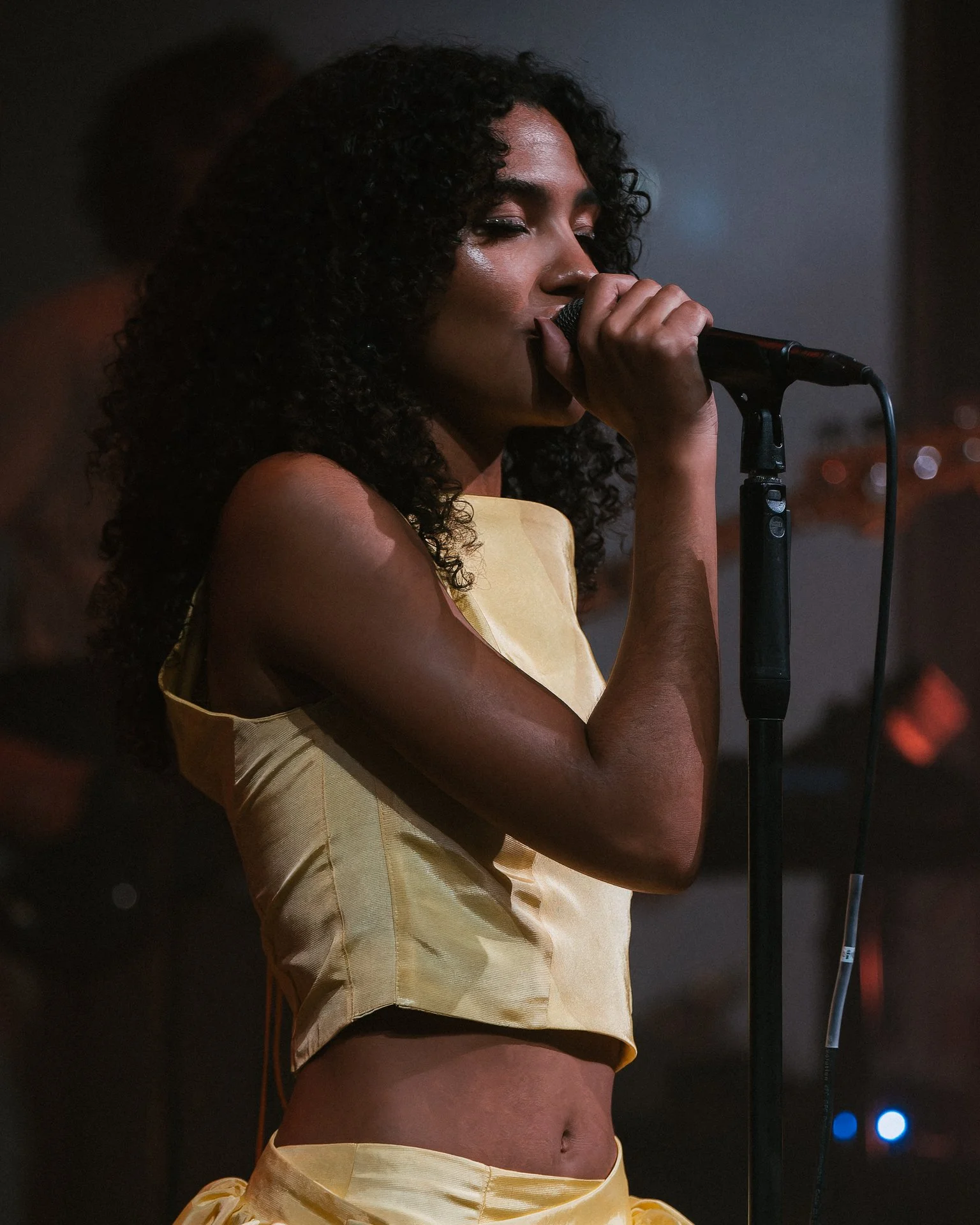 Olivia-Dean-Hammersmith-Apollo-May-05-2024-Screen-15.jpg