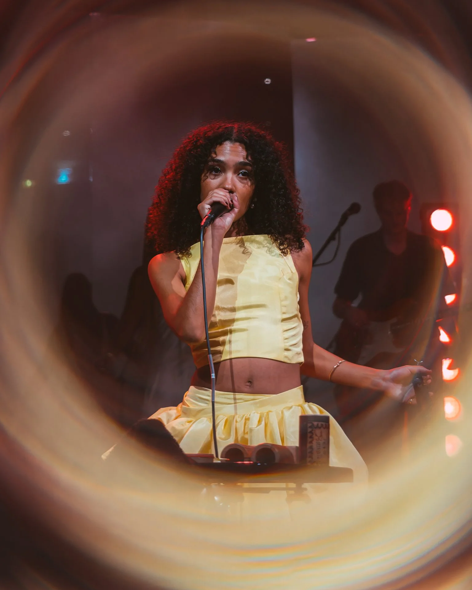 Olivia-Dean-Hammersmith-Apollo-May-05-2024-Screen-36.jpg