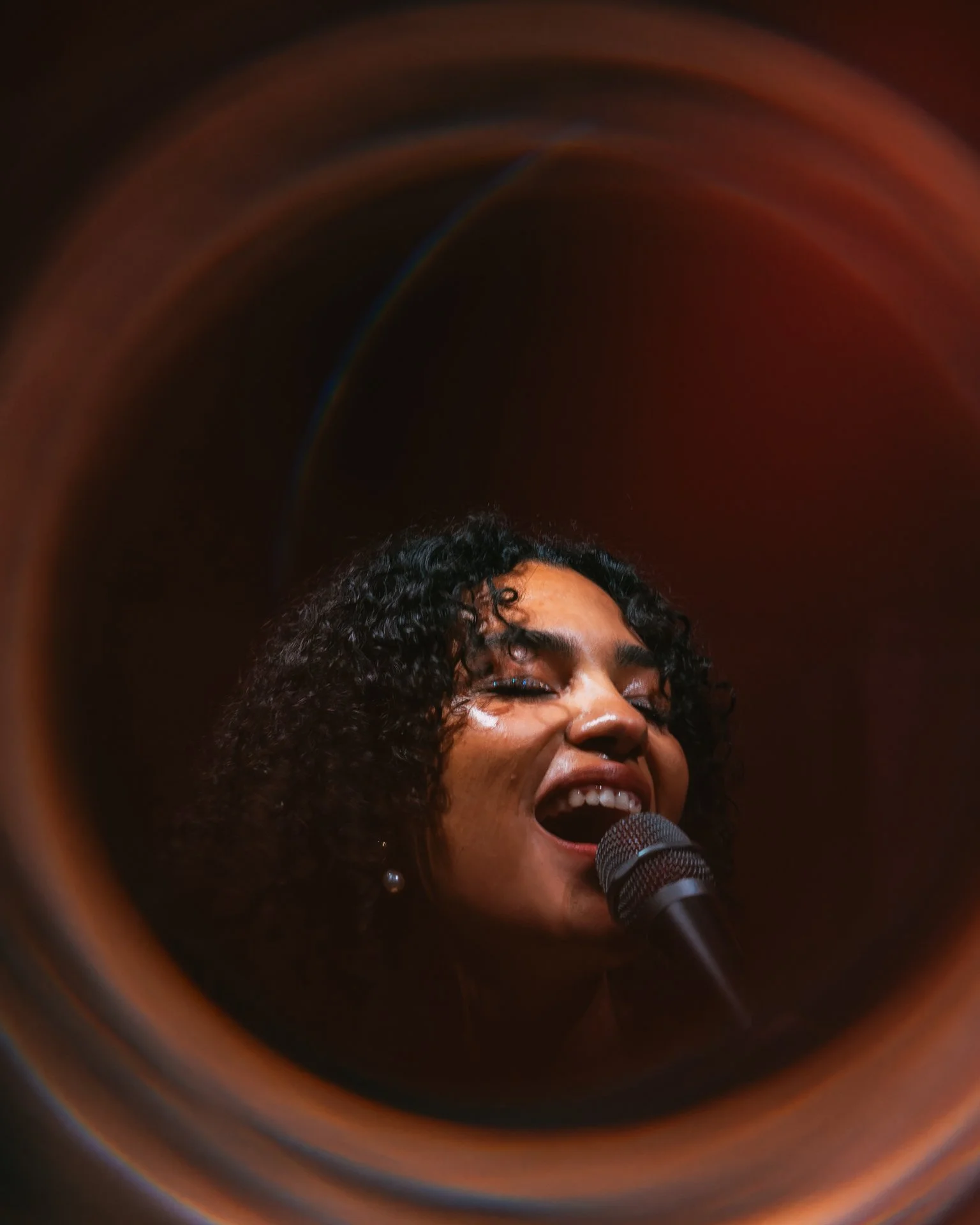 Olivia-Dean-Hammersmith-Apollo-May-05-2024-Screen-41.jpg