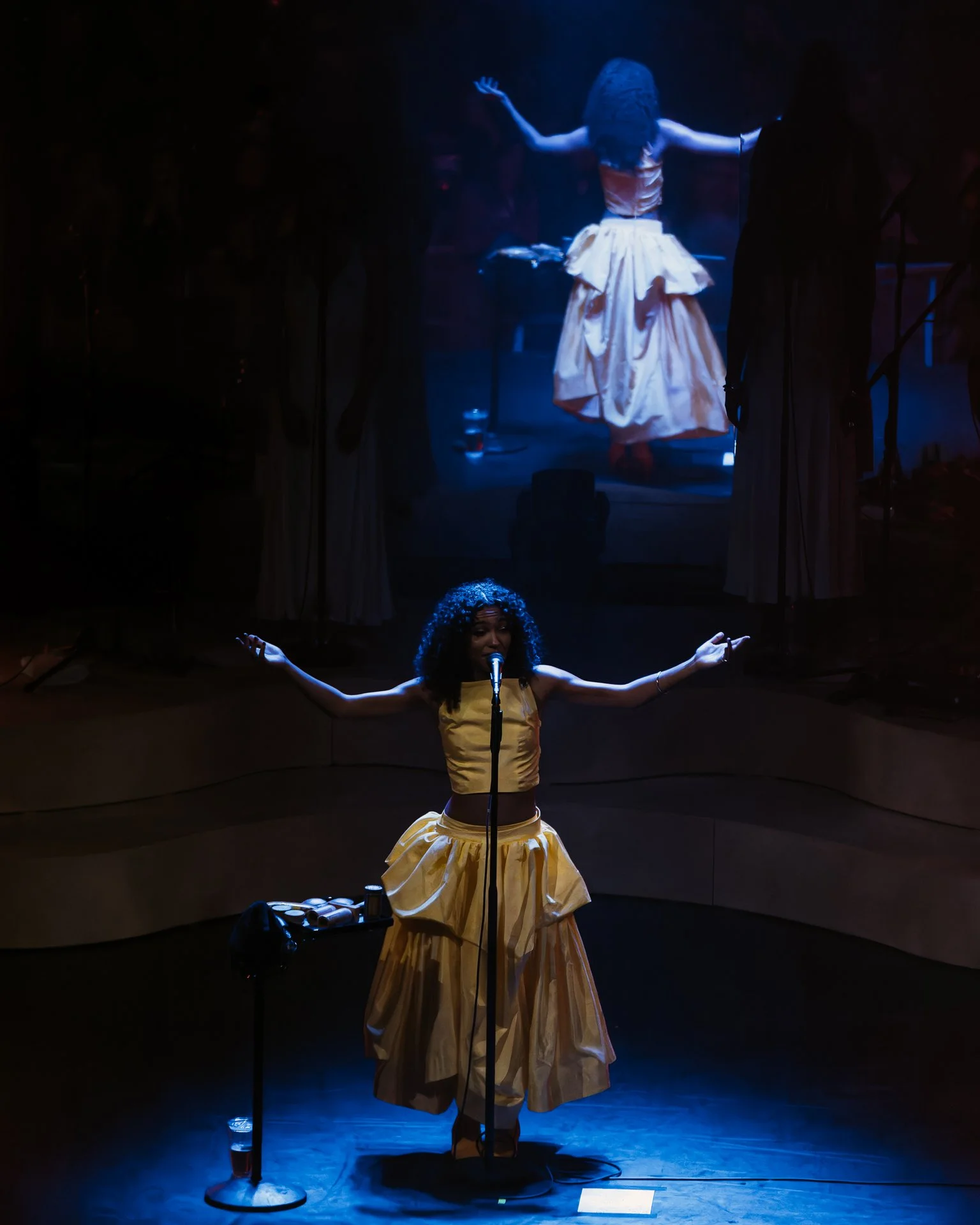Olivia-Dean-Hammersmith-Apollo-May-05-2024-Screen-48.jpg