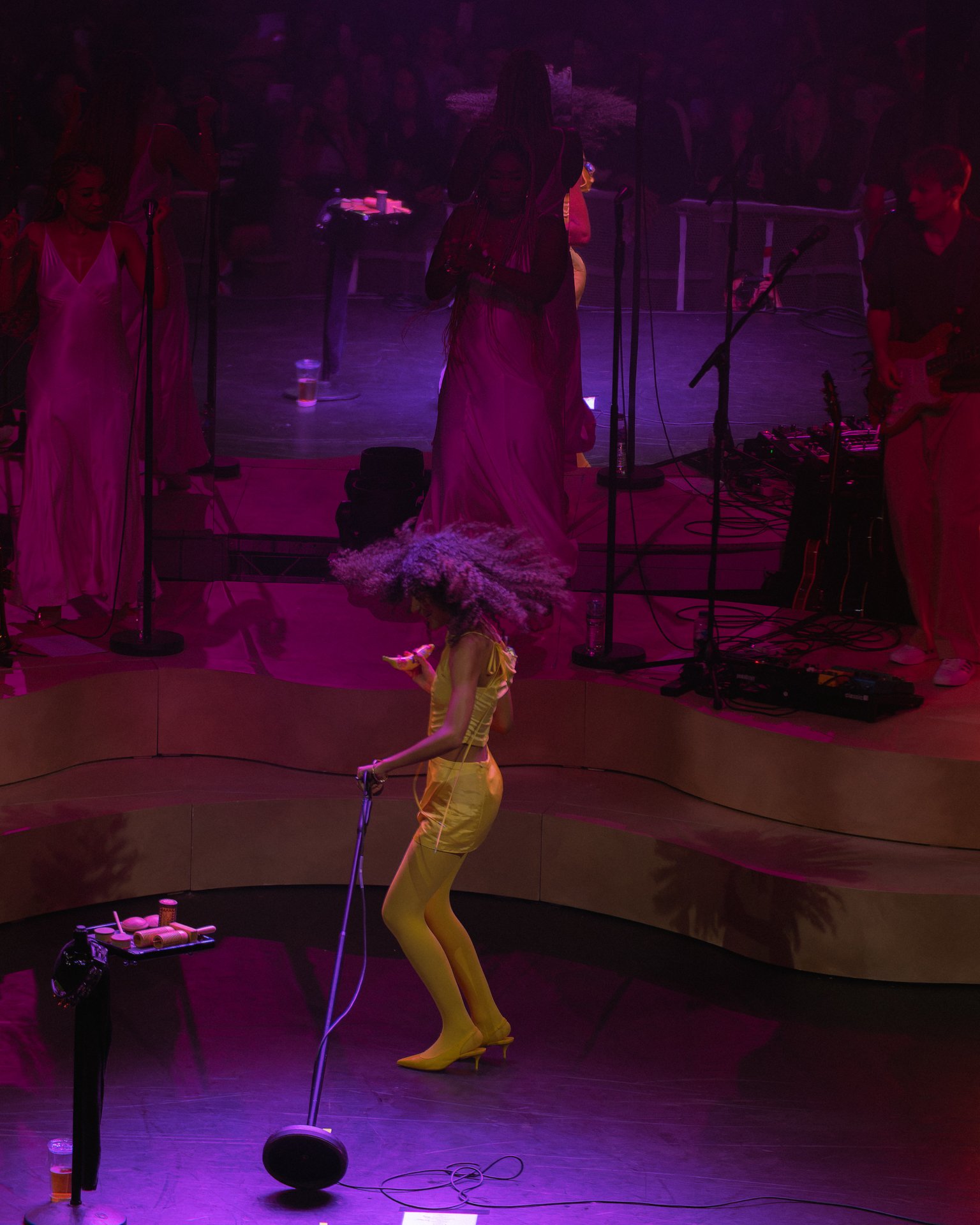 Olivia-Dean-Hammersmith-Apollo-May-05-2024-Screen-55.jpg