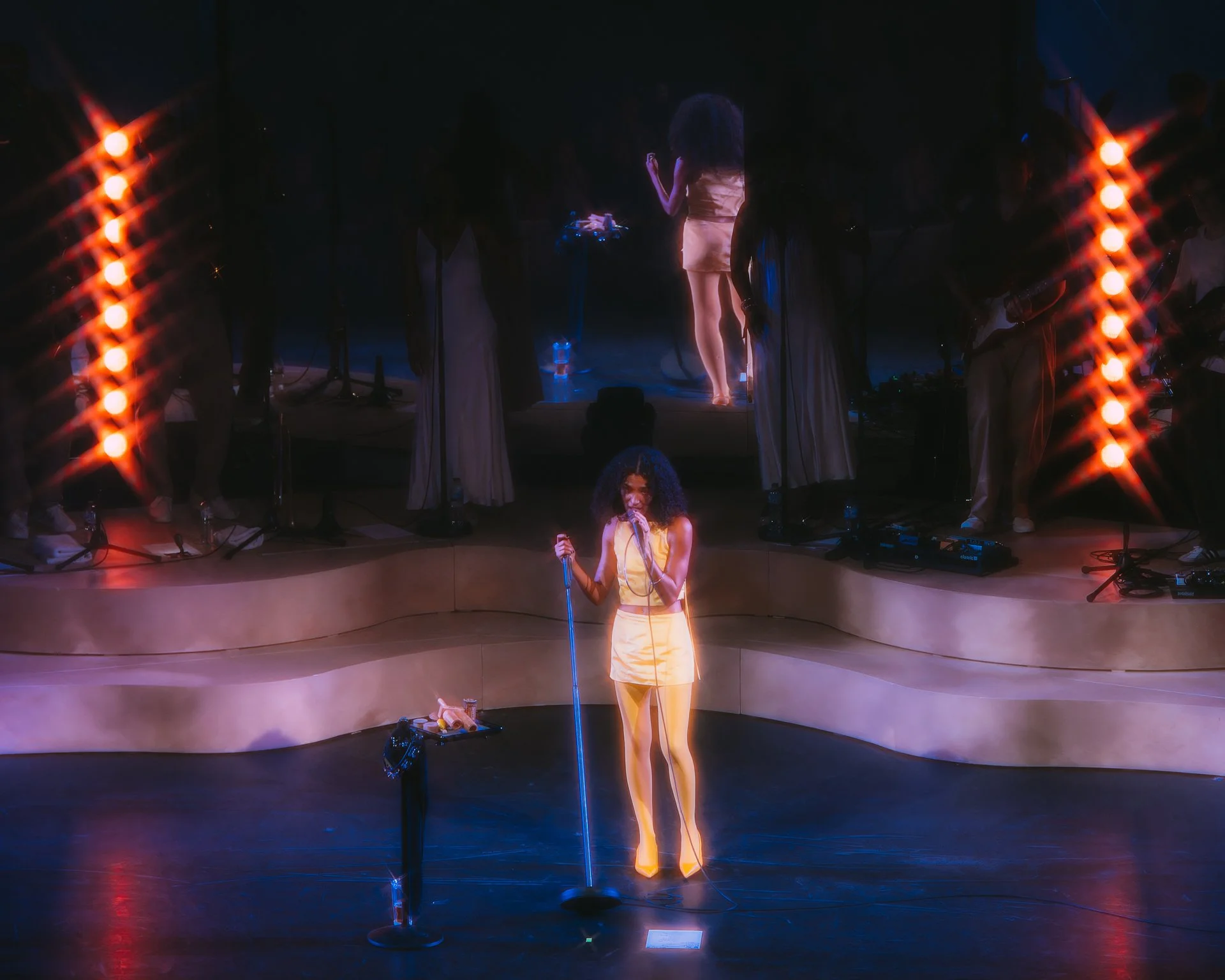 Olivia-Dean-Hammersmith-Apollo-May-05-2024-Screen-62.jpg