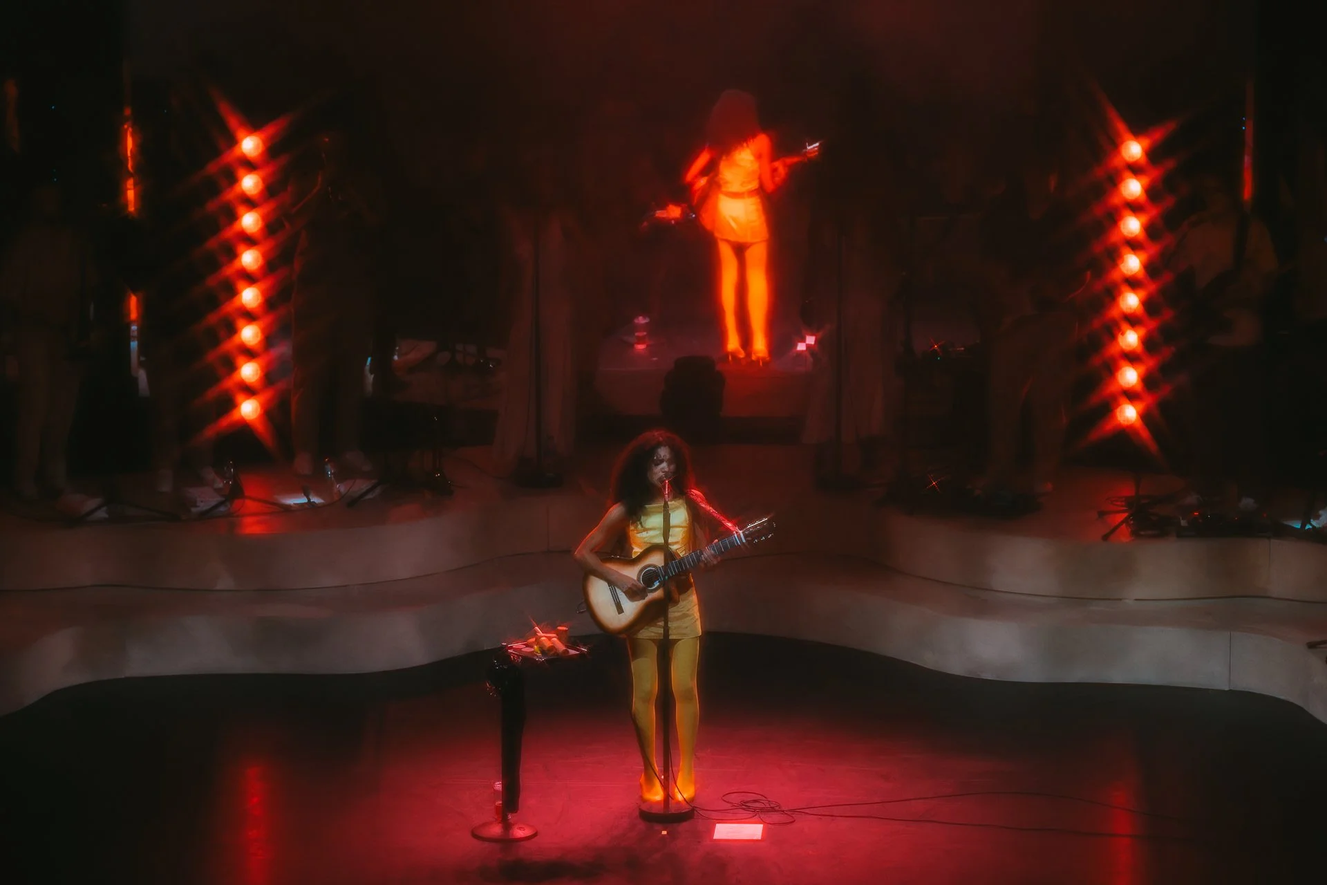 Olivia-Dean-Hammersmith-Apollo-May-05-2024-Screen-64.jpg