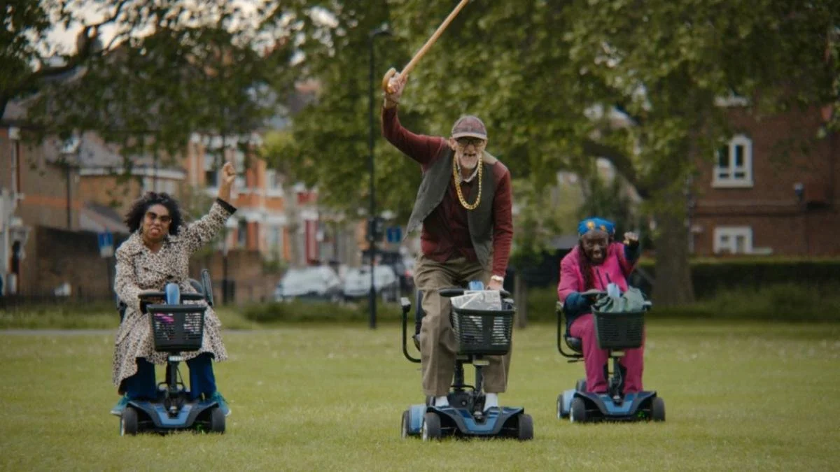 Mungo’s Hi Fi ft: Gradna, Eva Lazarus + Aziza Jaye - Born With It (Official Video)