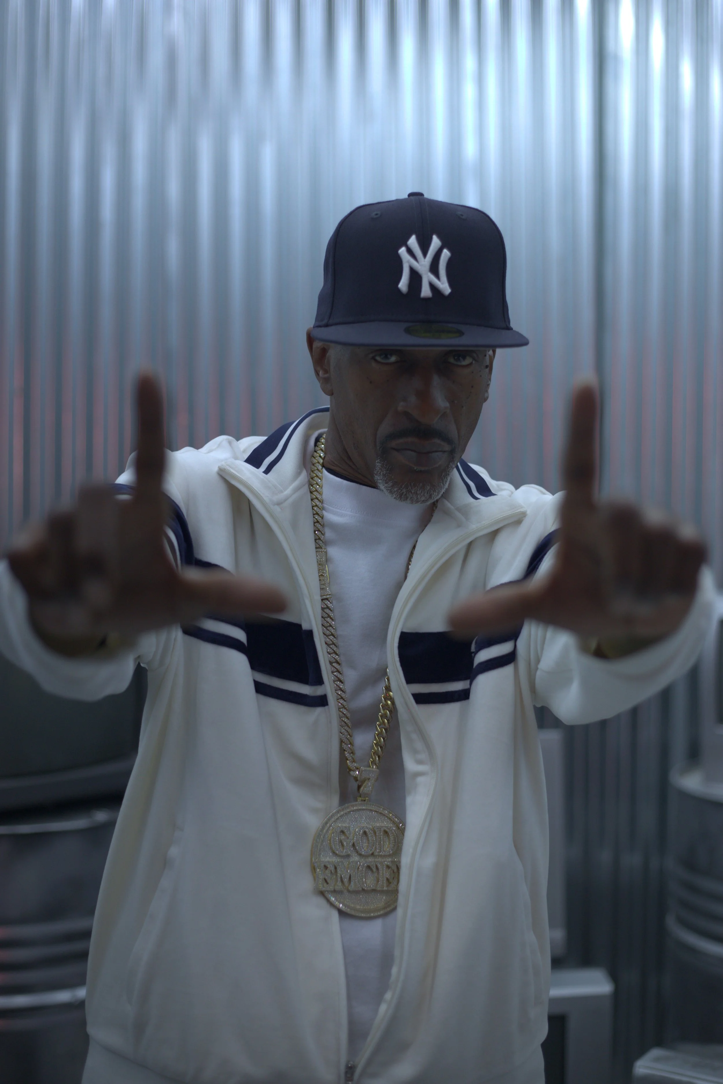 Rakim ft: Fred the Godson, .38 Spesh, Skyzoo + DMX - GODS PLAYGROUND (Official Video)