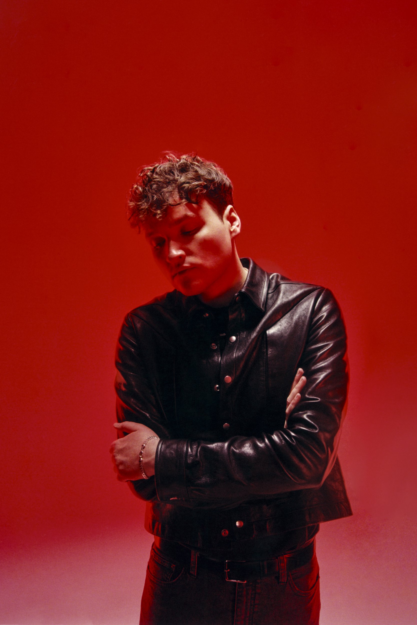 Alo Thadeus - Red Roses (Single)