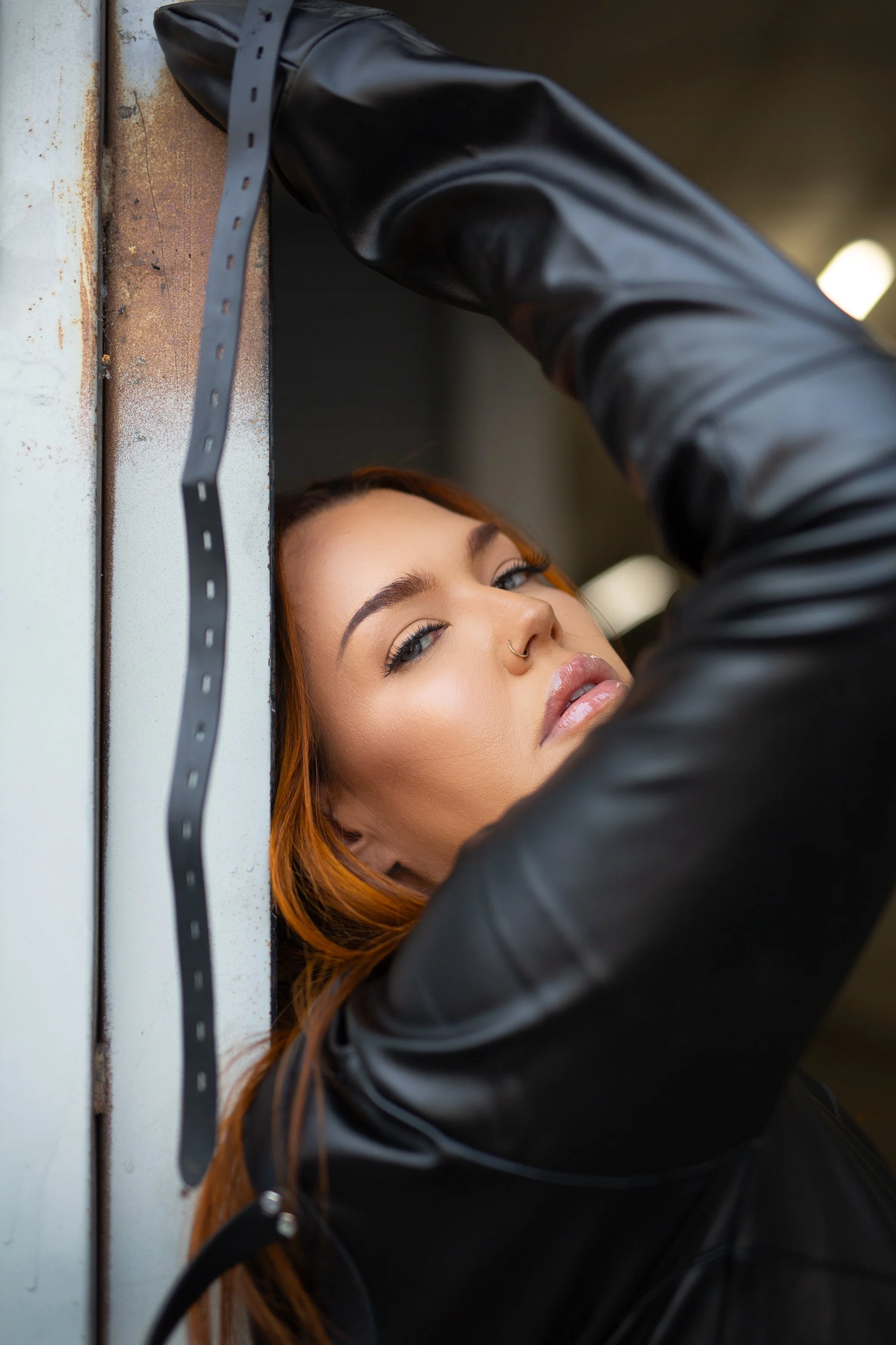 Amber Sauer - Never Goes Away (Single)