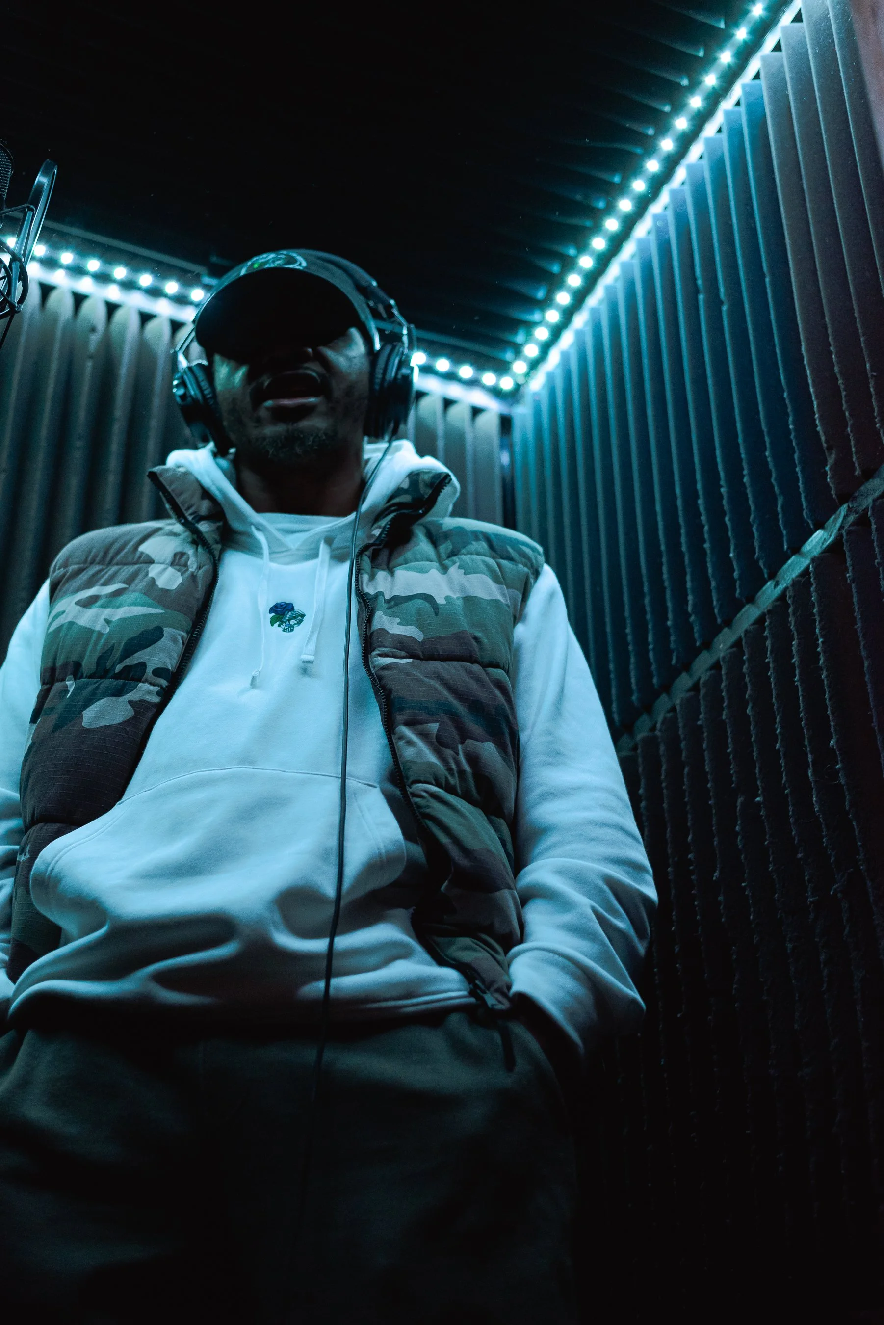 C-B7ACK - 4 9 Uptown (Single) + 10 Questions