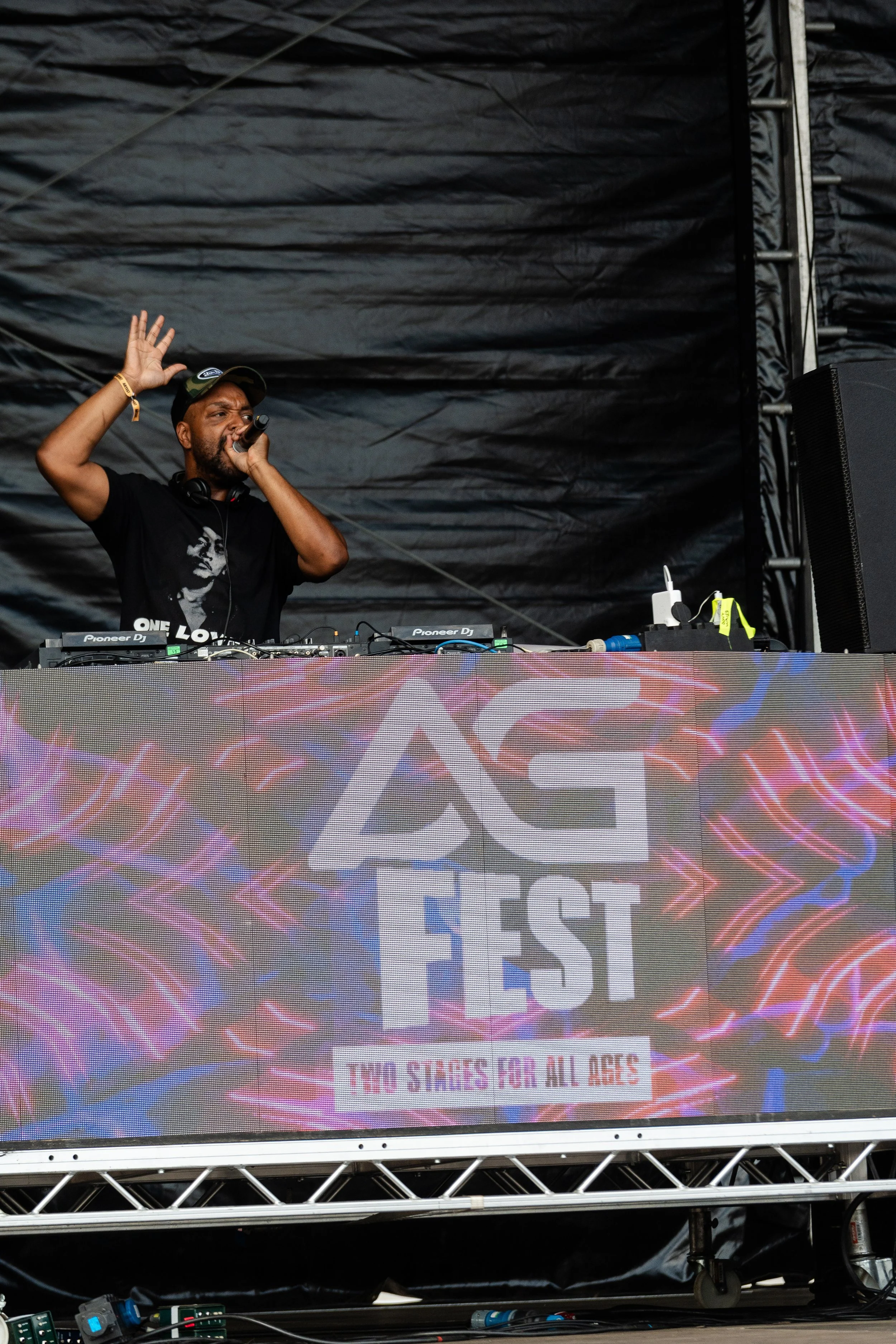 DONAEO.jpg