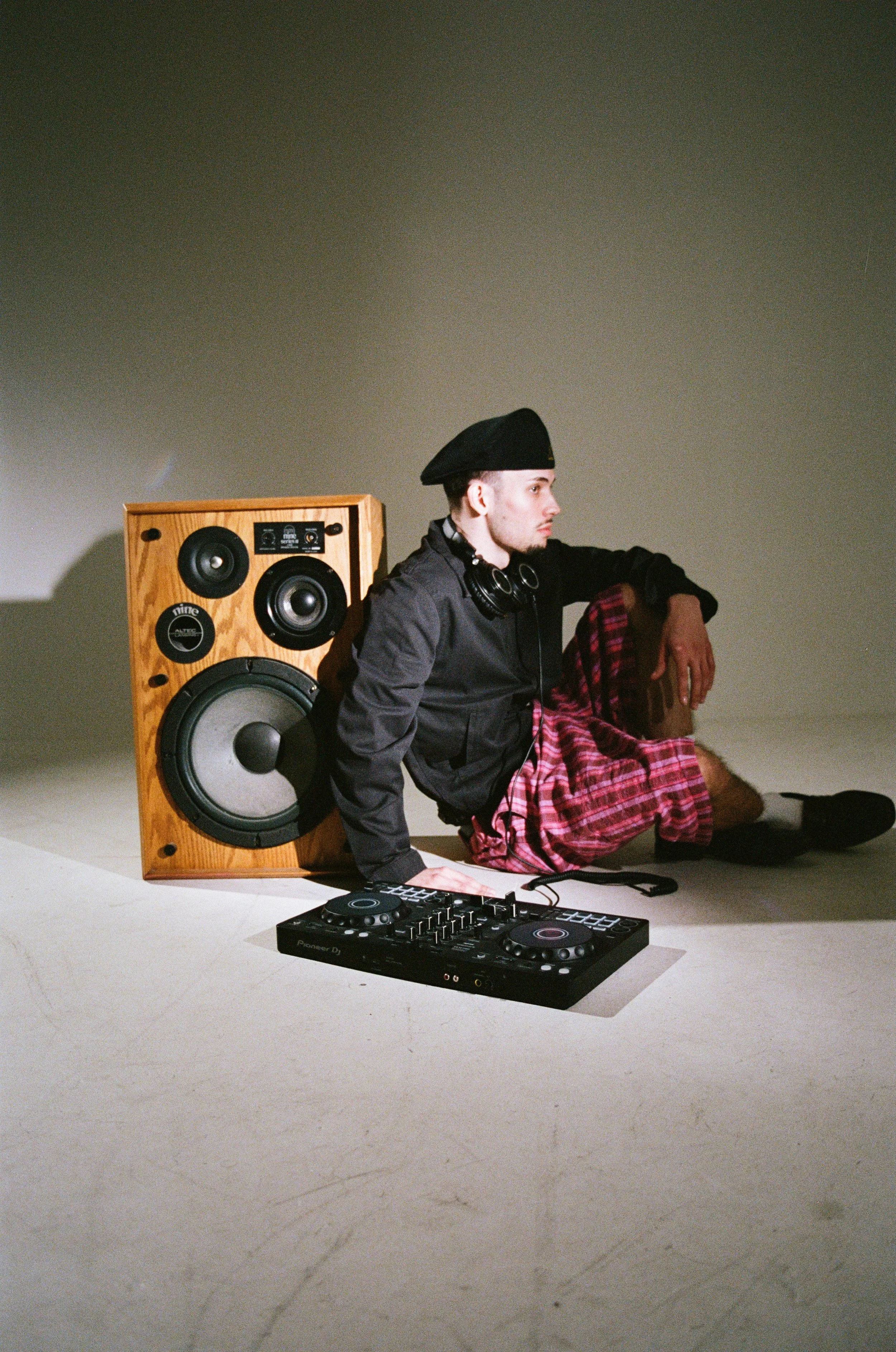 Henry James - Love Should Be So Easy (Album) + 10 Questions