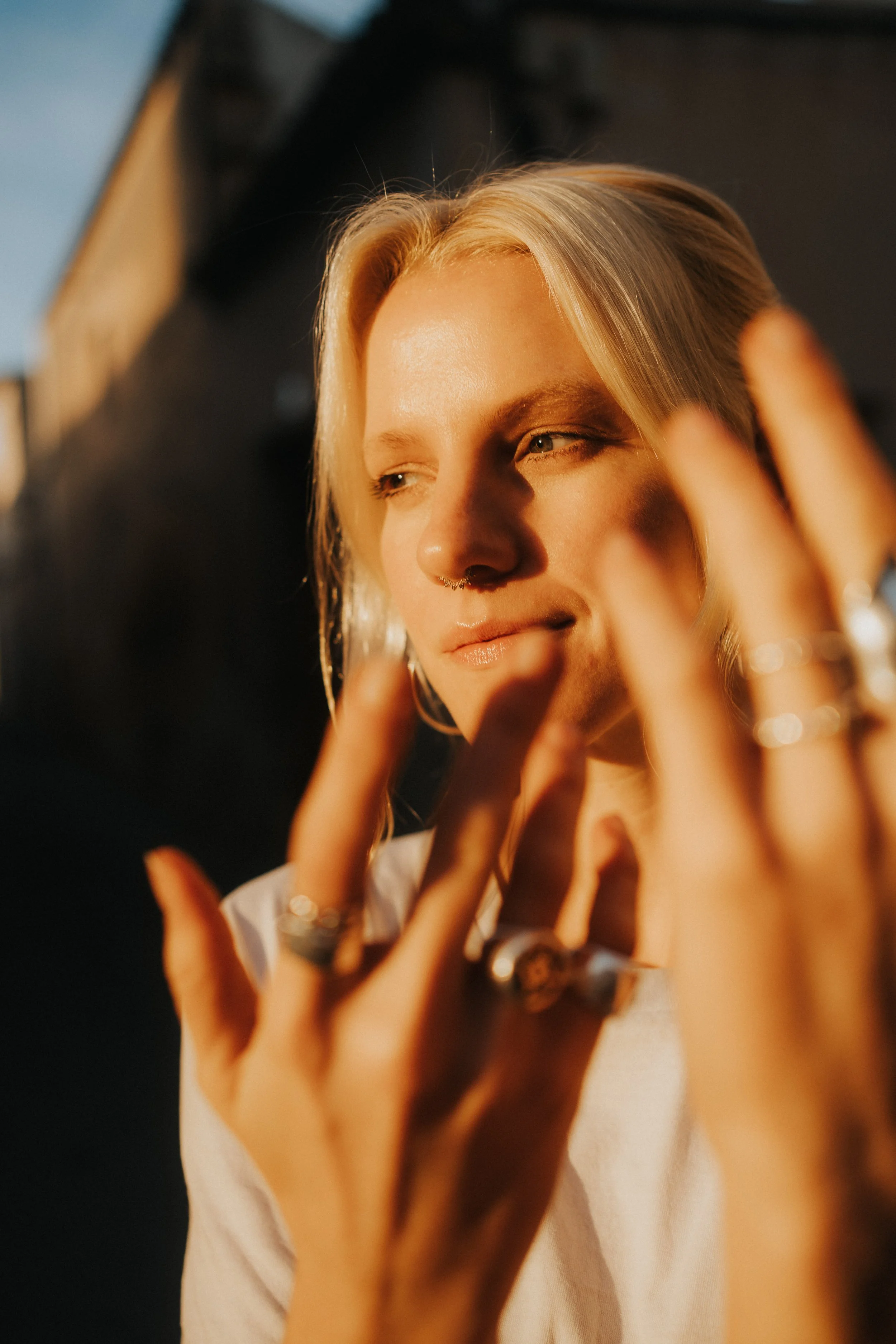 Levina - Invincible Summer (Album) + 10 Questions