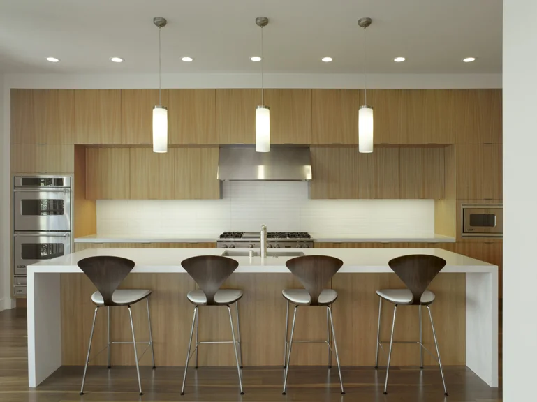 MATERIALS: quarter-sawn anigre, reconstituted wenge, satin sheen paint ARCHITECT: Julie Dowling GENERAL CONTRACTOR: Upscale Construction PHOTOGRAPHER: Catrina Marchetti