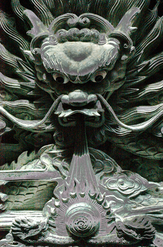 LOLA 05-SEA-3003 - Dragon.jpg