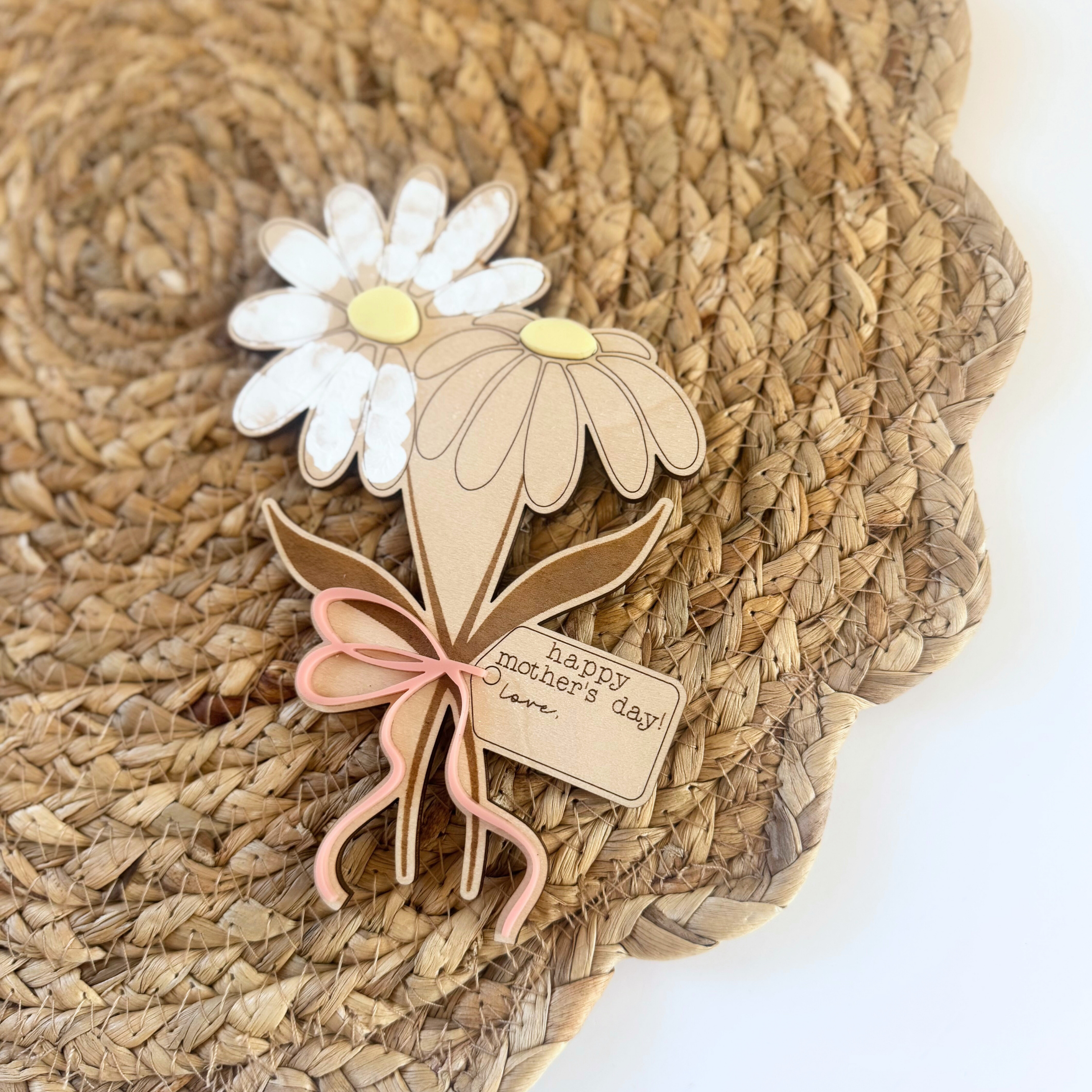 Maes Daisy Magnet Marketing Photo.png