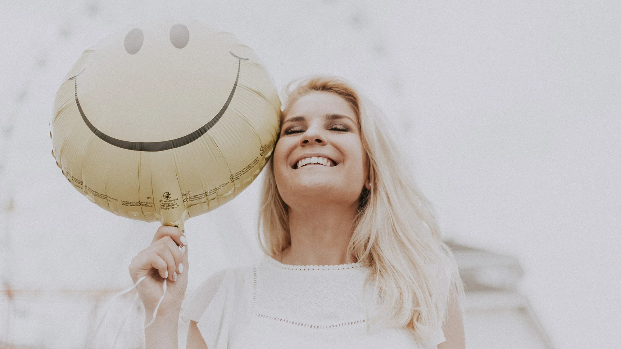 online-women-biz-guide-to-positivity.jpg