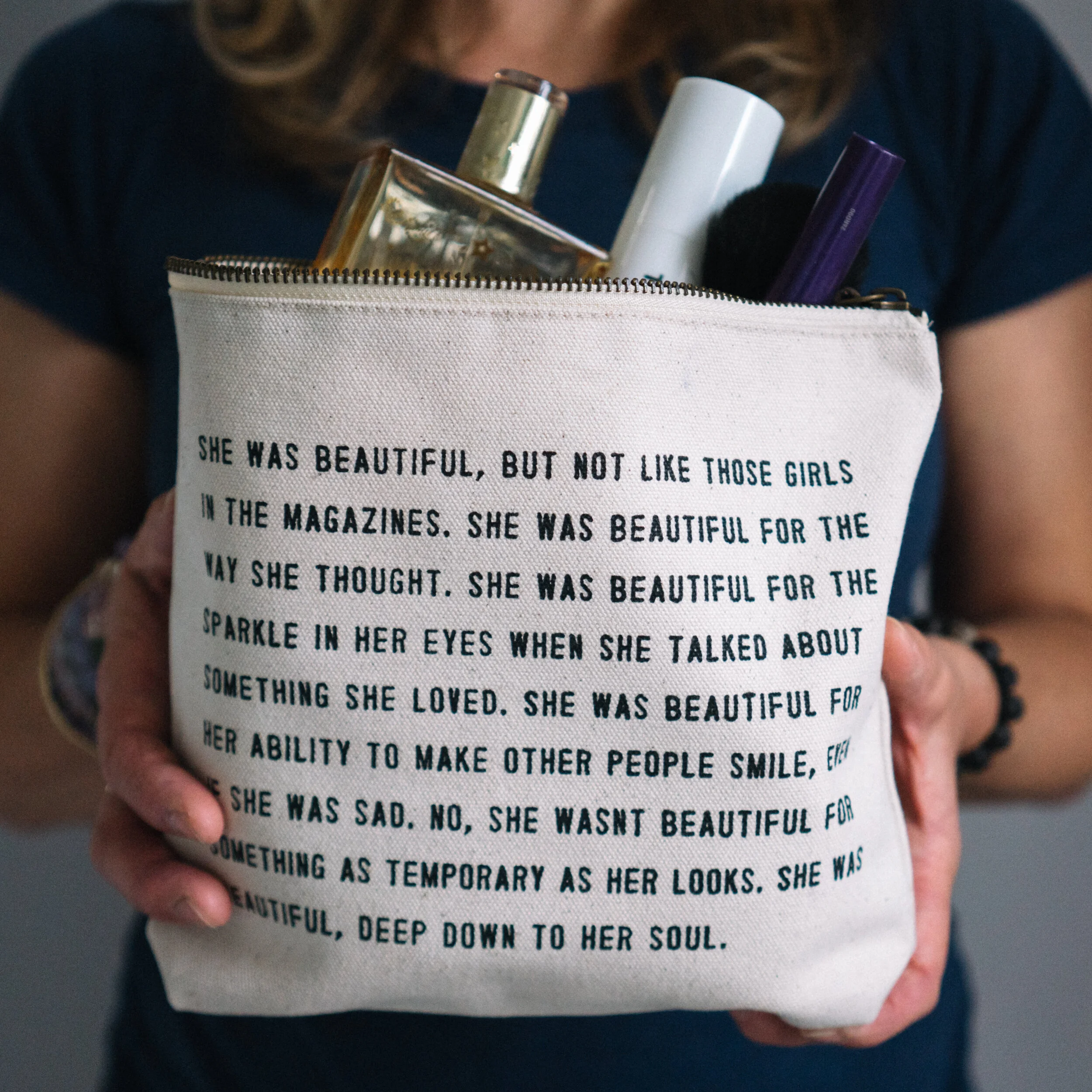 Inspirational Quote Cosmetics Bag — nest