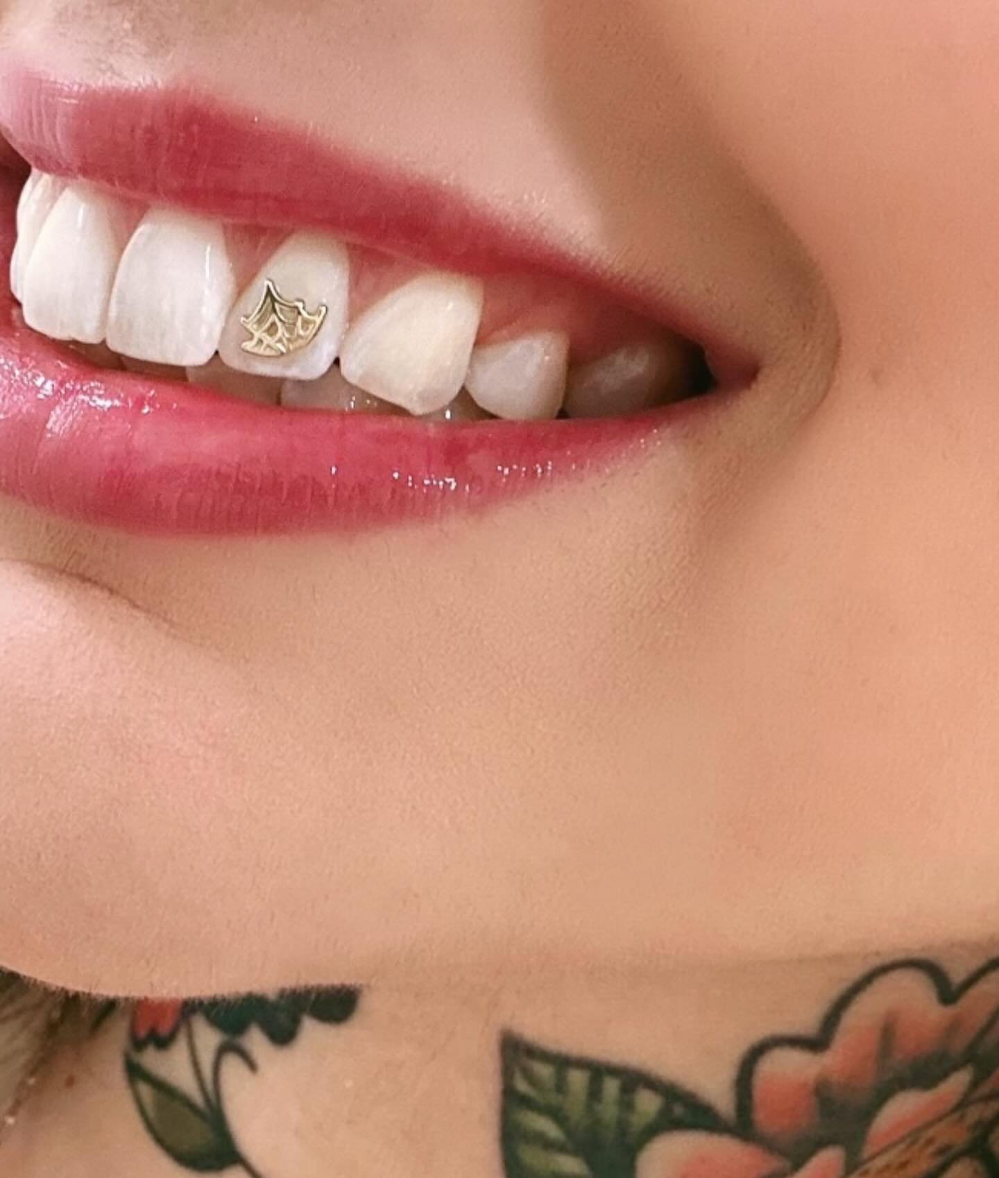 We offer tooth gems at both locations 💎

Whether it&rsquo;s a crystal or a gold design we have it all 💎

For custom gems email 📧 

Pair with a tooth whitening for the perfect smile 🦷