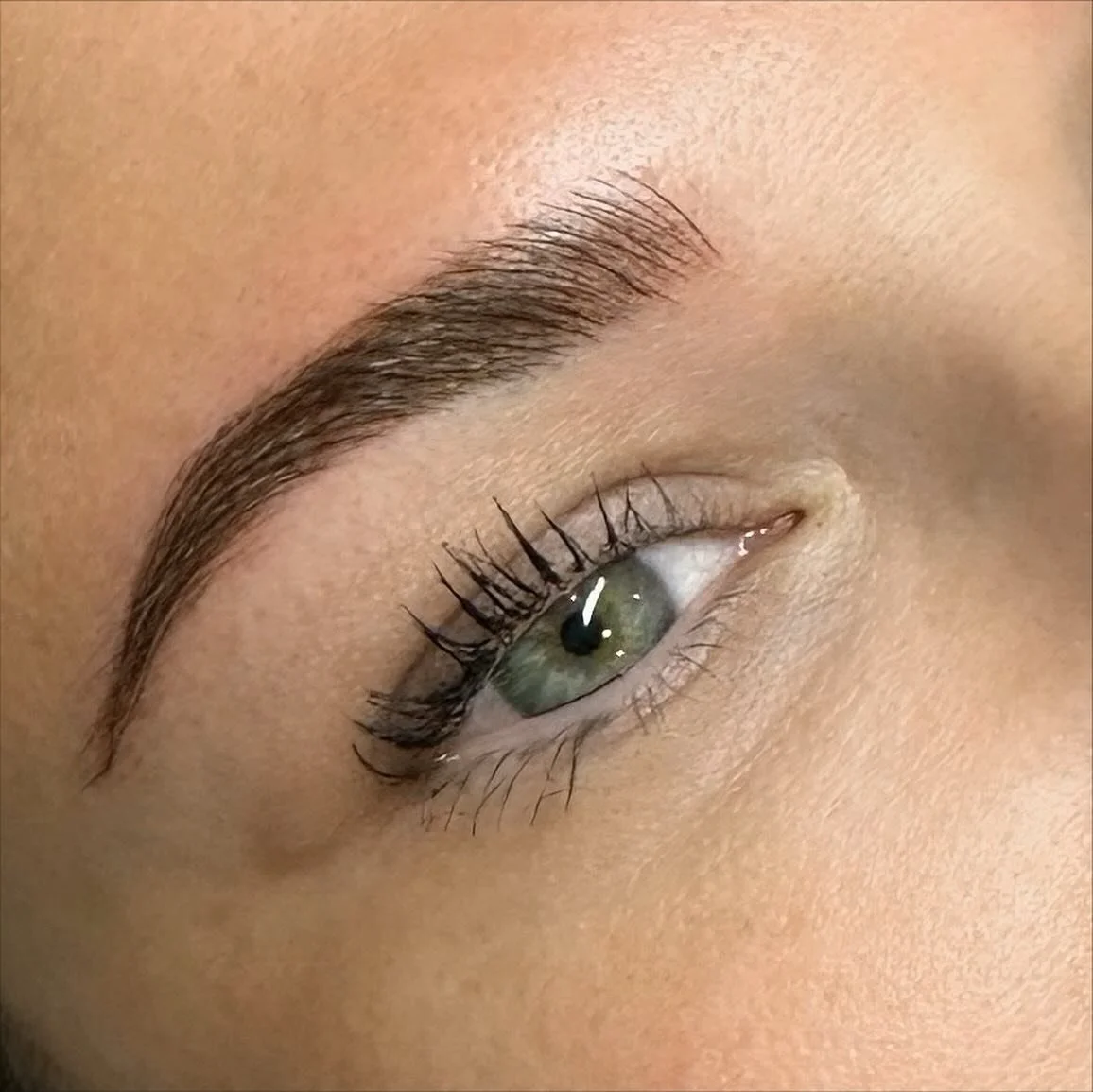 Microblading and combo brows by Mandi @apmcosmetics 

🩷🩷🩷