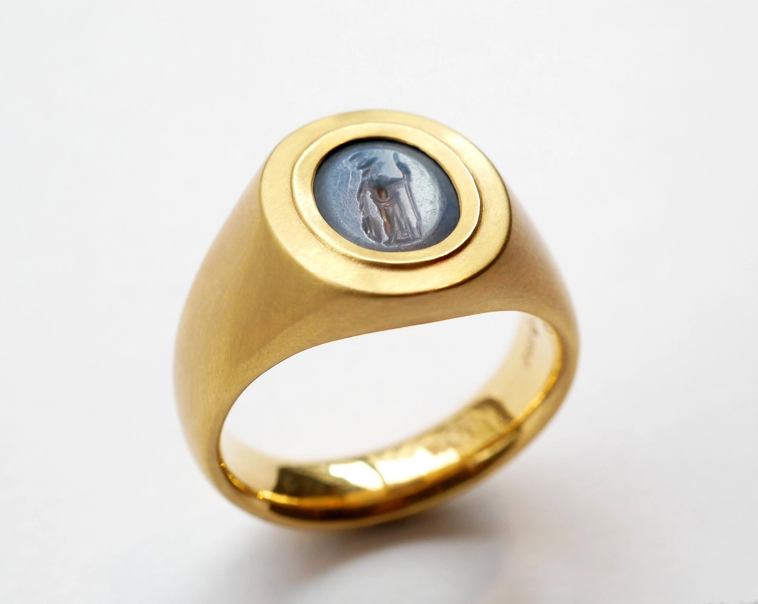 ring_romangem_nicolo_minerva1.jpg