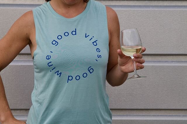 What&rsquo;re your plans this weekend? 👆
.
&lsquo;good wine, good vibes&rsquo; available for purchase in the Tasting Room or our Online Shop {link in bio}
.
Tasting Room open Friday - Sunday, 11am - 5pm // Saturday, @therollingtomato pizza truck all