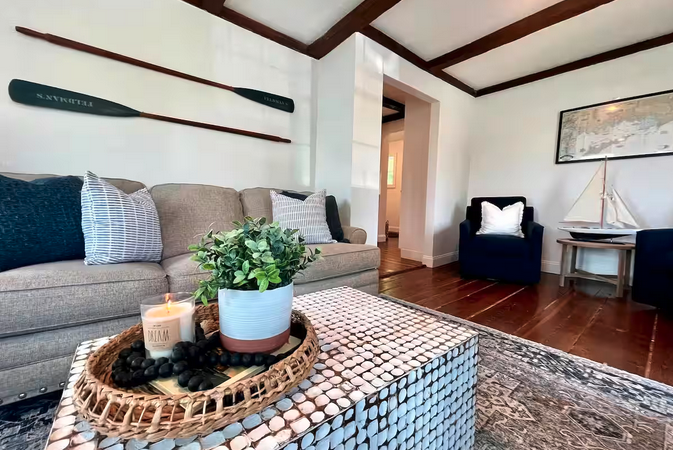 DOWNTOWN MYSTIC HOME