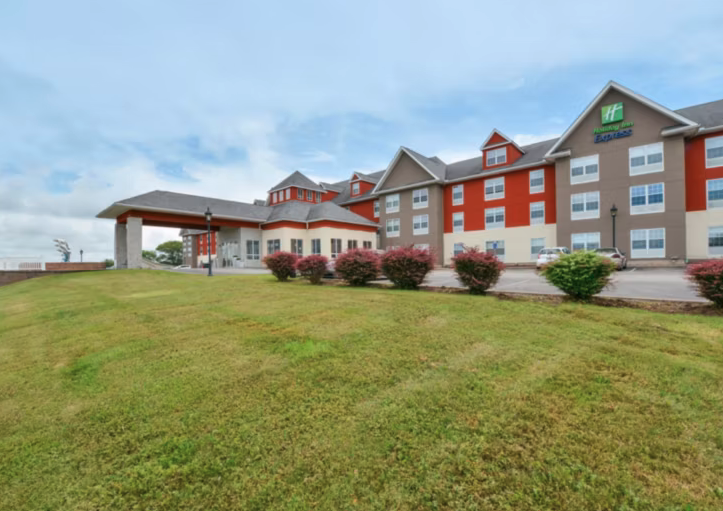 holiday inn express: SALTWATER FARM VINEYARD PREFERRED VENDOR