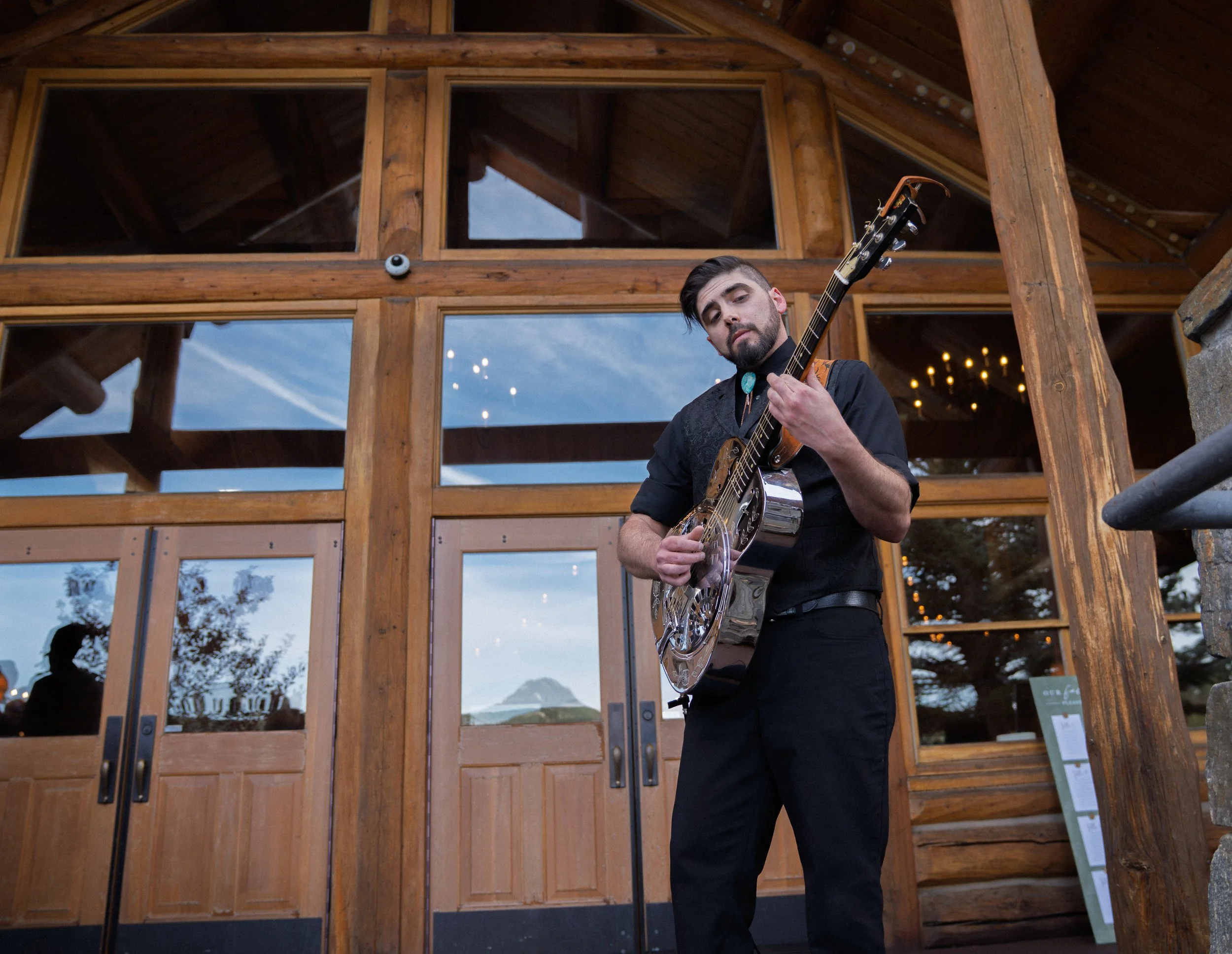 2025-09-26 - Evergreen - Cocktail Acoustic Guitar-7.jpg