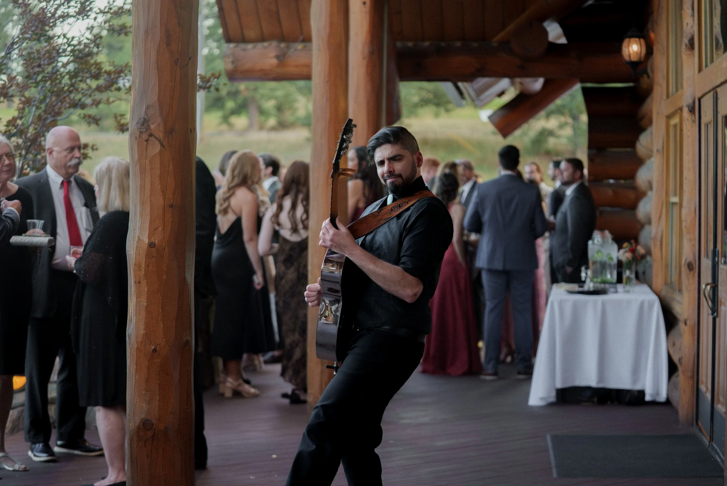 2025-09-26 - Evergreen - Cocktail Acoustic Guitar-16.jpg