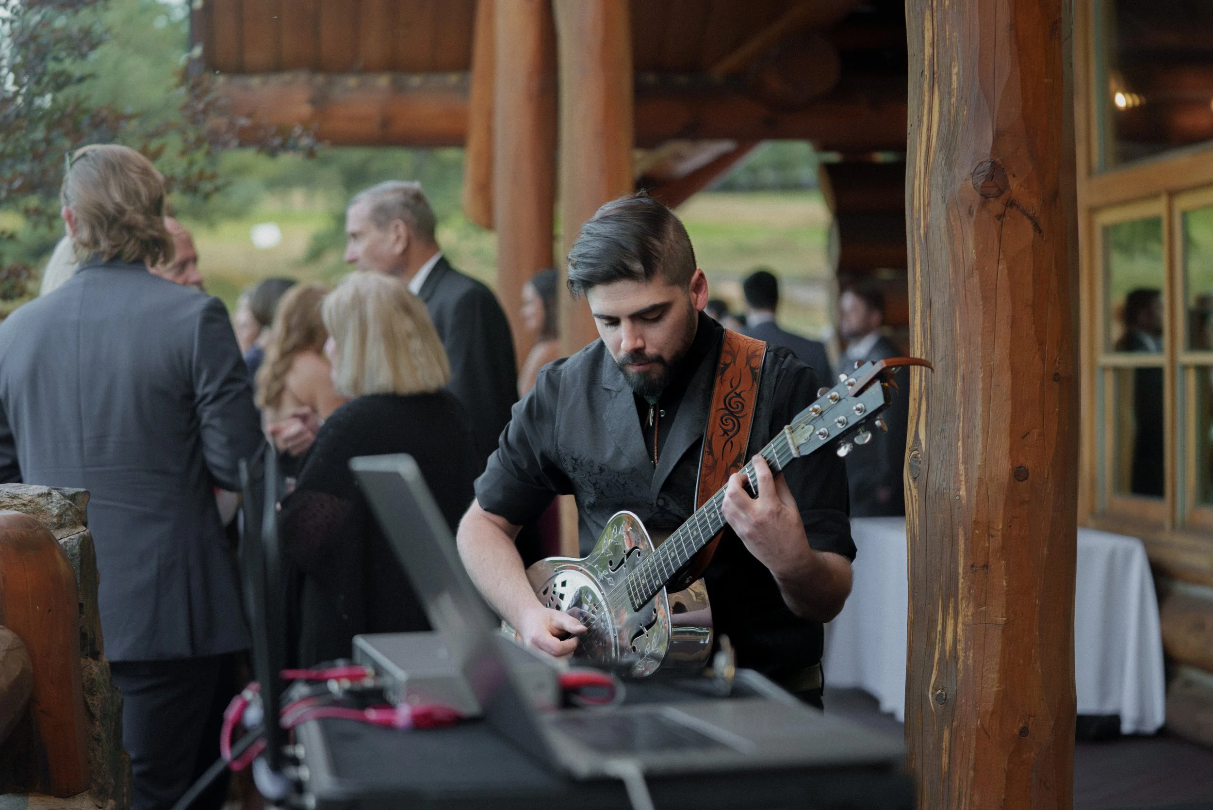 2025-09-26 - Evergreen - Cocktail Acoustic Guitar-23.jpg