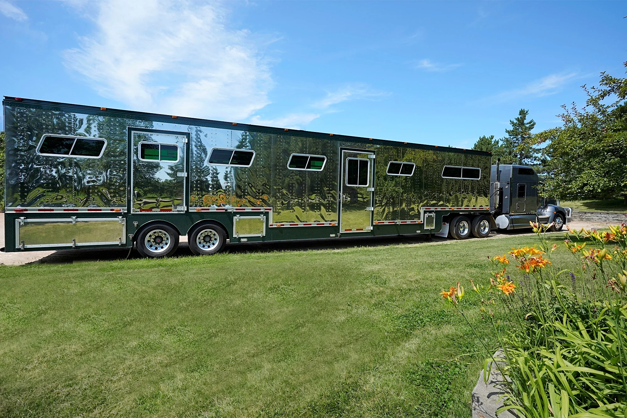 wright-run-farms-semi.jpg