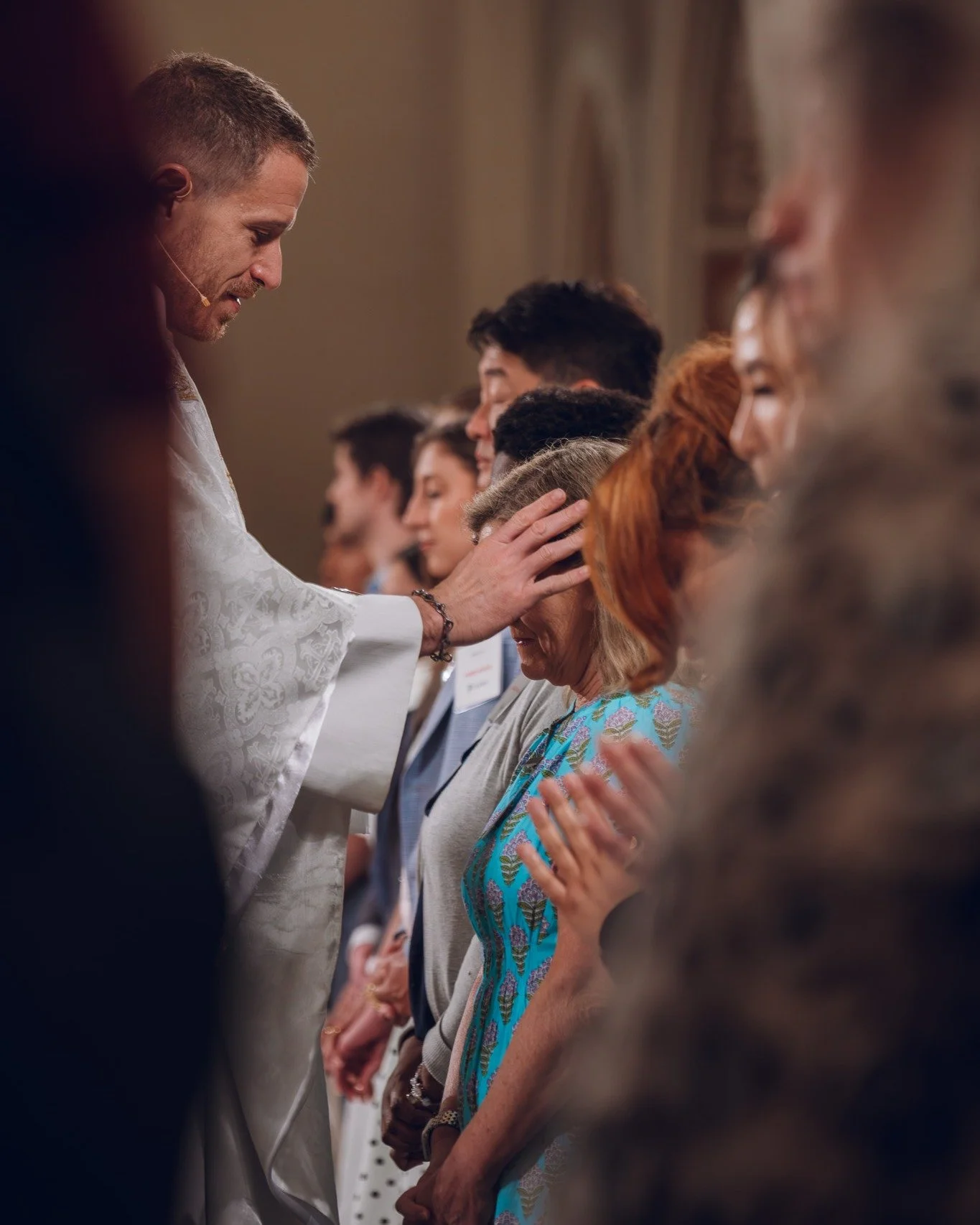 WELCOME HOME // We welcomed 27 NEW Catholics on Sunday at the English and Spanish Masses! They stood up in front of everyone to be accepted into the Church and received their Confirmation and First Communion! ⛪🙏 As a community of St. Ann, we extend 