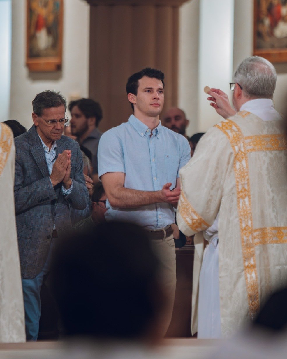 HAPPY SUNDAY ⛪ Today we celebrate the Fifteenth Sunday in Ordinary Time! ✨ Here are the Mass Announcements! 
⬇⬇⬇

✔️Pray for Laredo
🔗 stannym.com/laredo-updates
We invite you to sign up for an hour of prayer for our teens, adult leaders, and the com