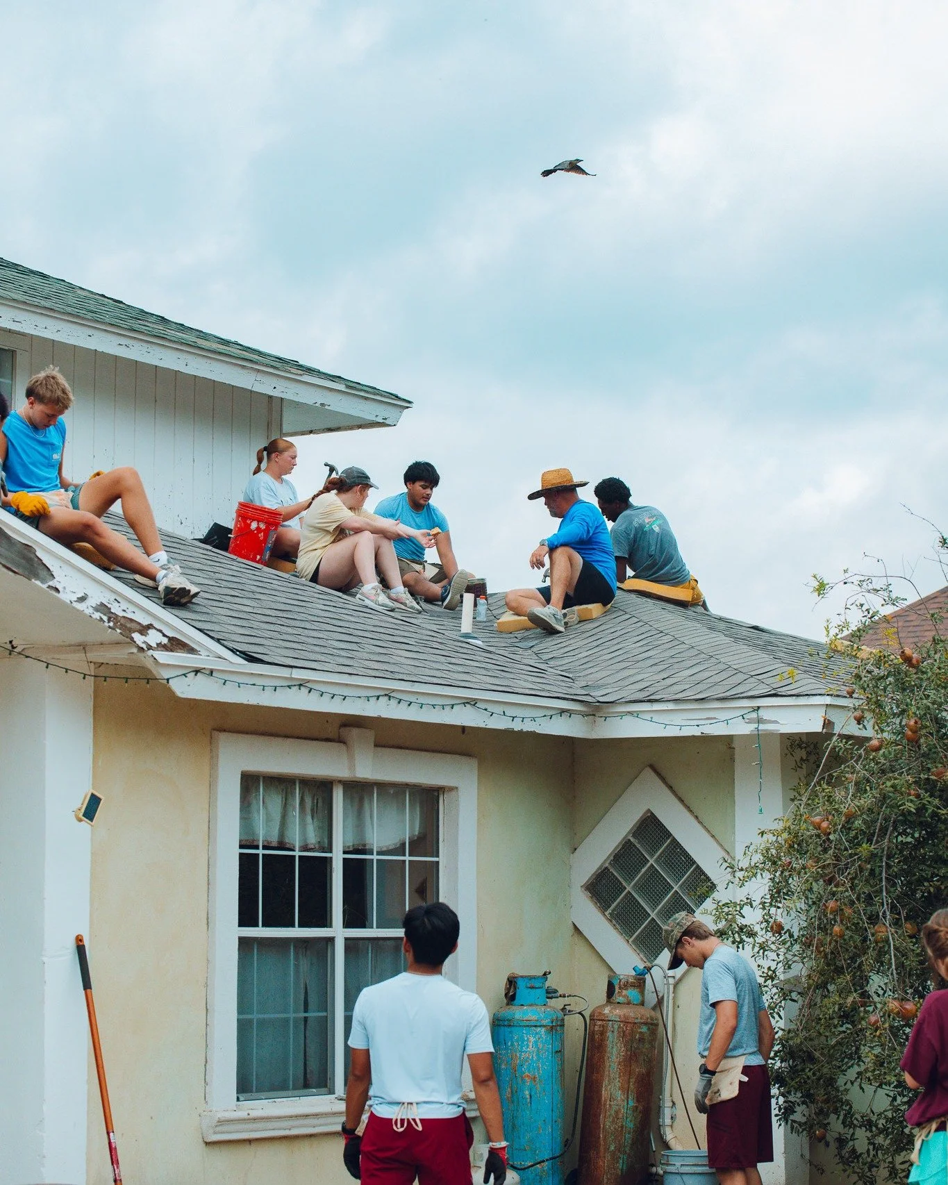 MISSION LAREDO // DAY THREE 🖌️ A little rain kept the Texas heat at bay, making it the perfect day to keep painting and serving! Today marks the halfway point of Mission Laredo, and we're so grateful for all that God is doing.

Please continue to ke