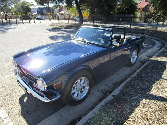 tr6bluelhf.JPG