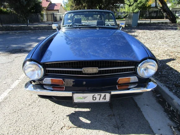 tr6bluef.JPG