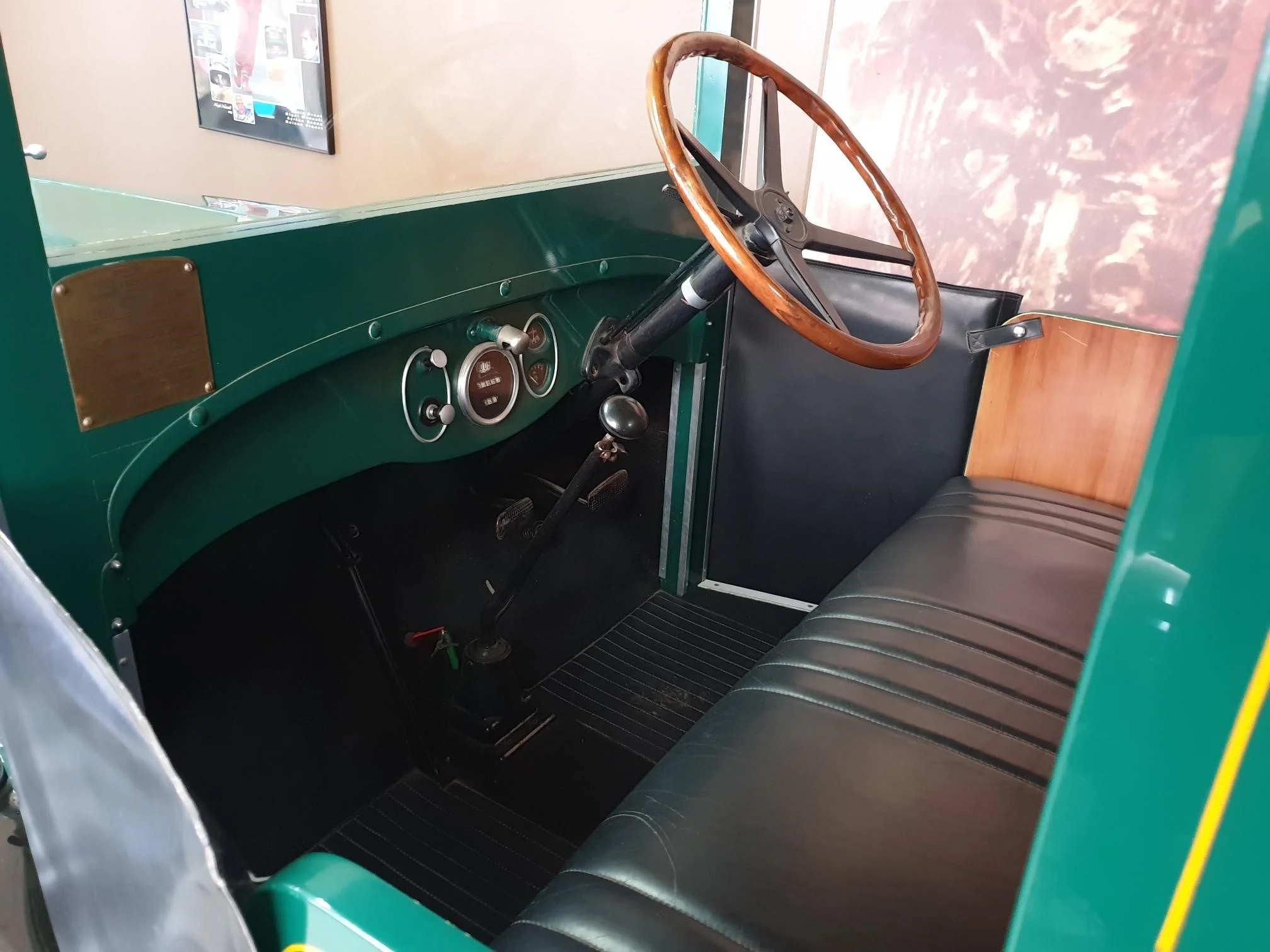 chev interiro.jpg