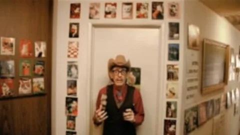 Nat Geo-King Tut-Franklin's cats