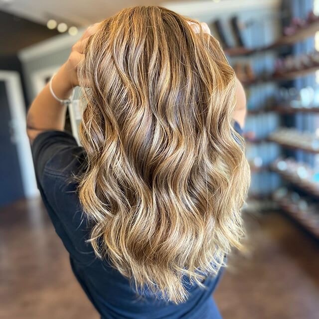 Feels so good to be back doing what we love ❤️ ❤️❤️❤️❤️❤️❤️❤️❤️❤️❤️
#jstudio559 #enviebeautybar #balayage #hotd #smalltownstylist #balayagehair #visaliahair #visaliahairstylist #centralvalleyhair #californiahairstylist #californiahair #balayagestylis