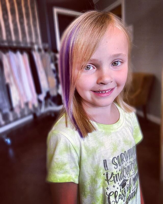 Making dreams come true one color at a time ✨#jstudio559 #enviebeautybar #coolkids #coloredhairdontcare #summerhair #kidsfashion #kidsofinstagram