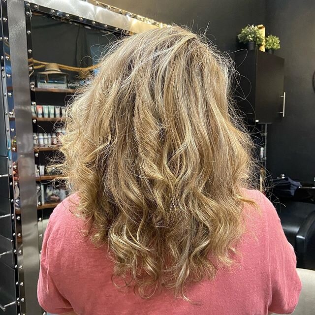 When you are looking for a change ... you take a chance. #jstudio559 #enviebeautybar #visaliahair #visaliahairstylist #smalltownstylist #559hair #changeyourhairchamgeyourlife #outwiththeold #inwiththenew #before&amp;after